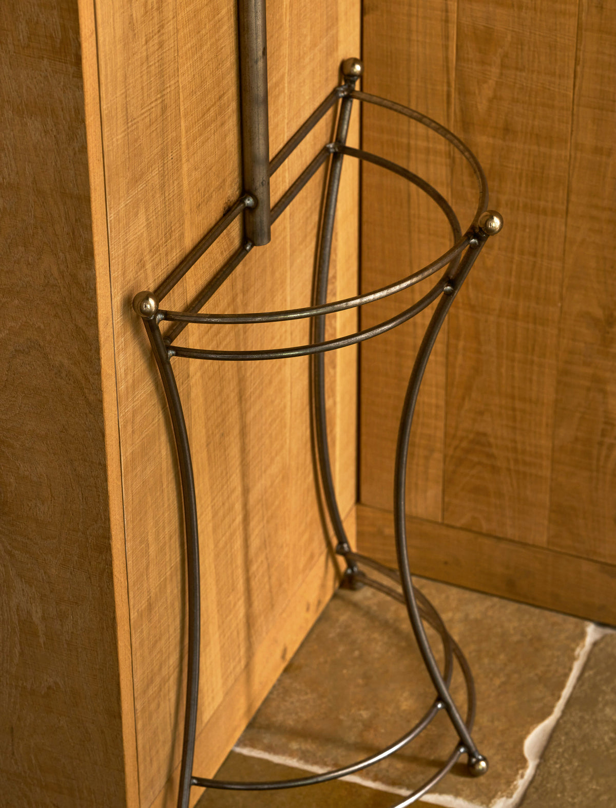 Farringdon Wall Mounted Coat Stand – Raw Metal, Dark Grey