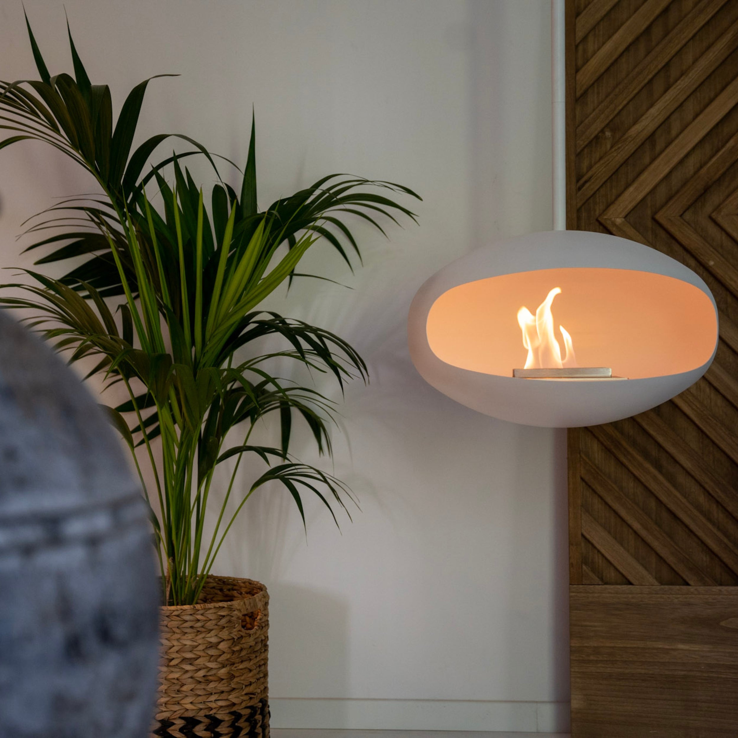 Cocoon Aeris – Matt White Ceiling‑Mounted Bioethanol Fireplace