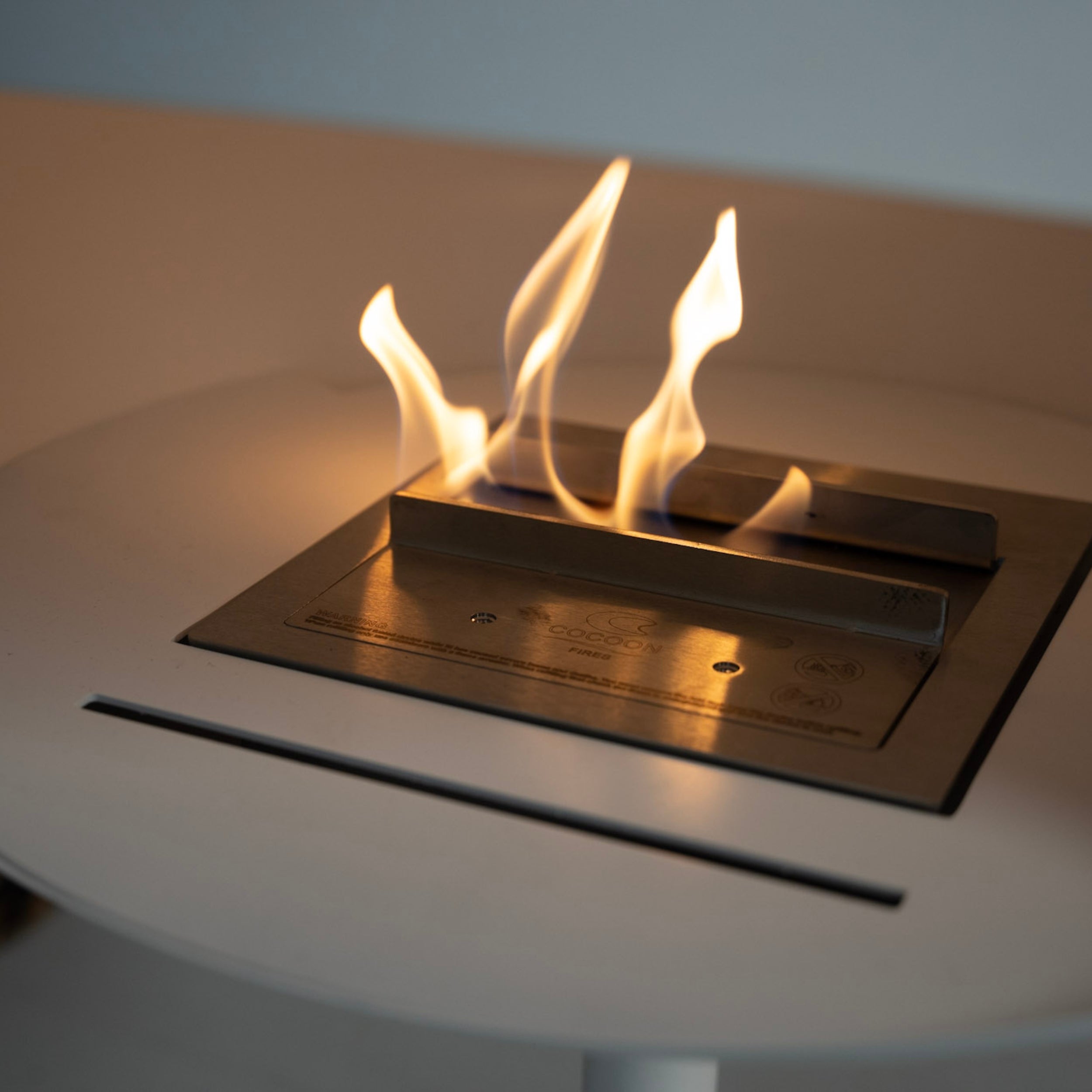 Cocoon Aeris – Matt White Ceiling‑Mounted Bioethanol Fireplace