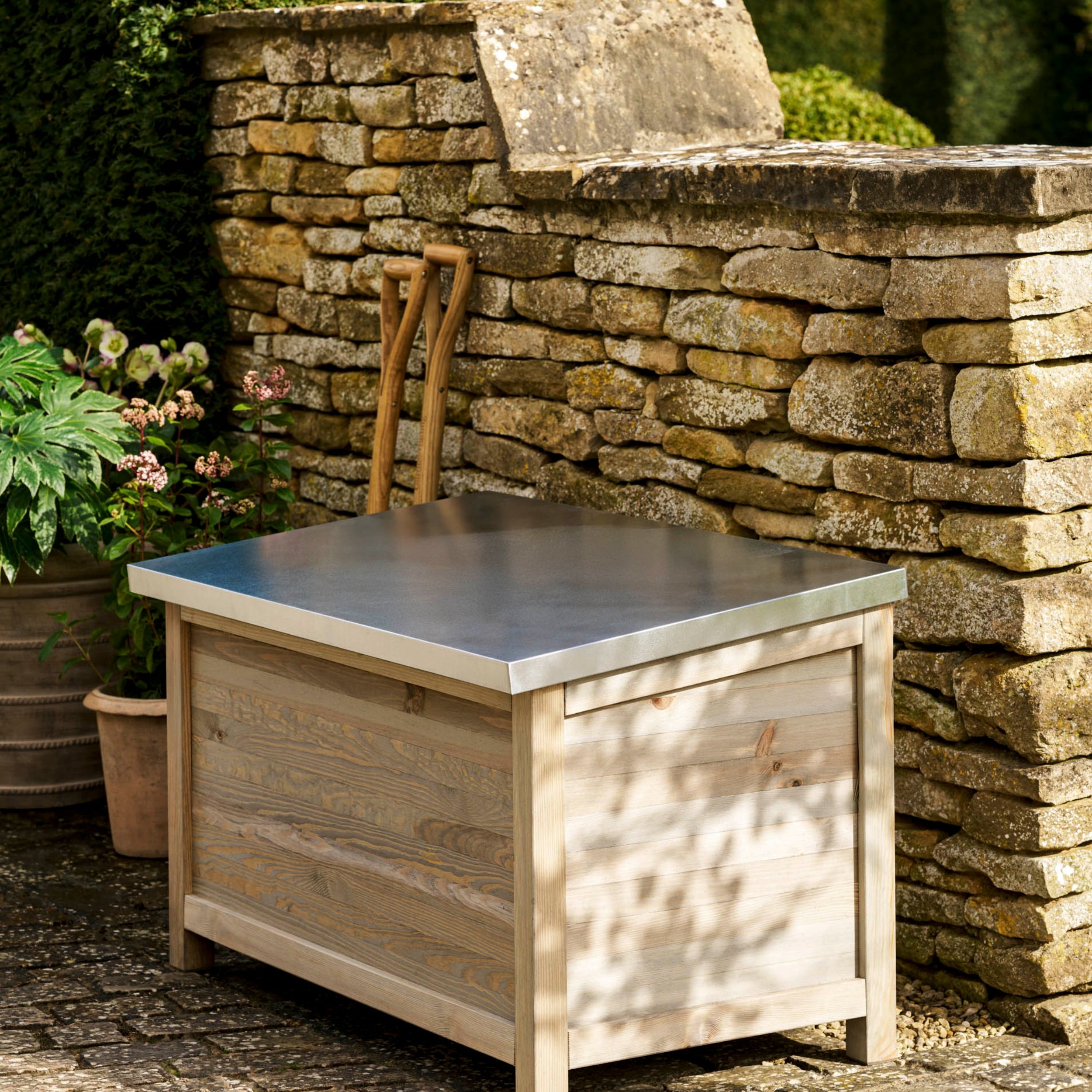 Aldsworth Outdoor Storage Box – Spruce & Galvanised Steel