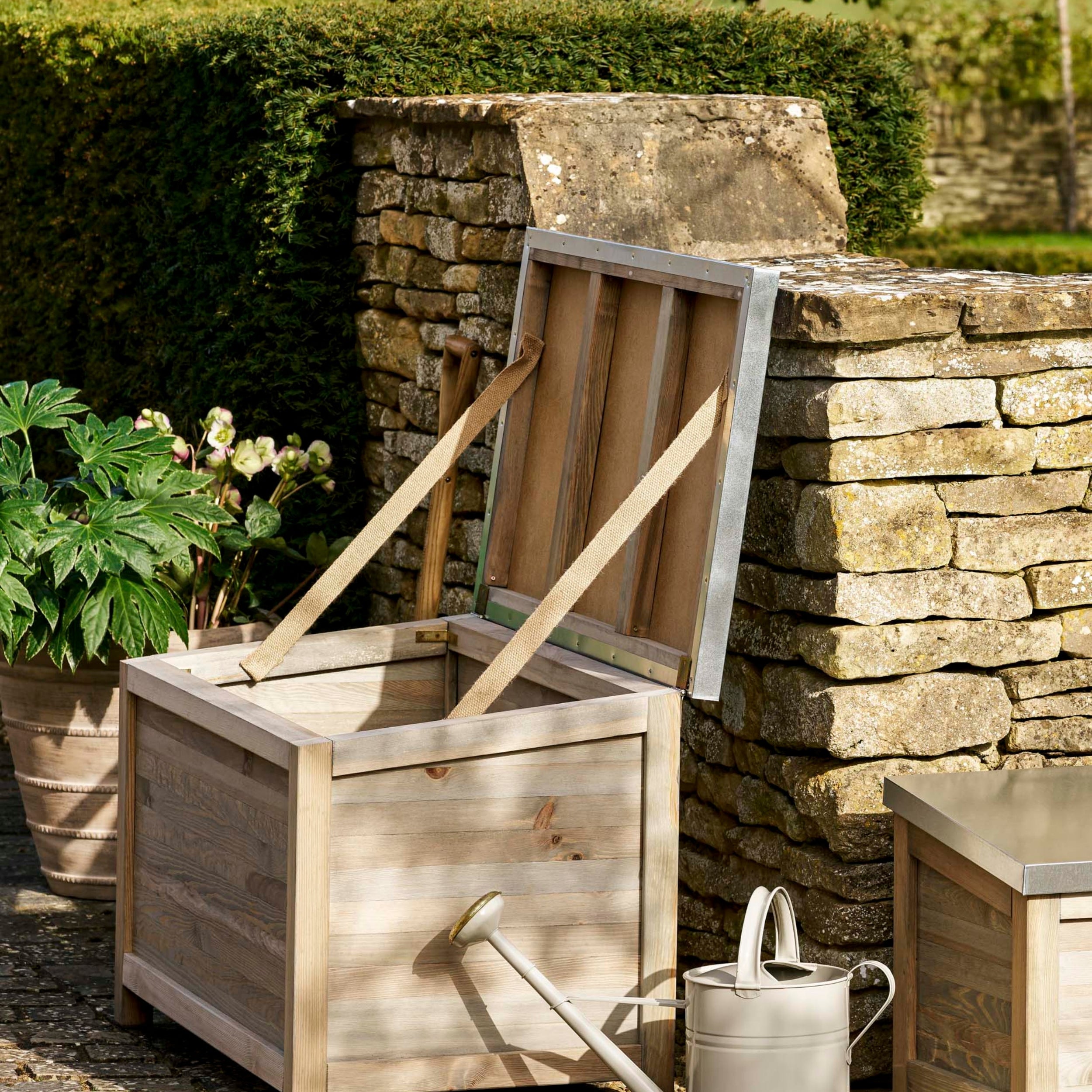 Aldsworth Outdoor Storage Box – Spruce & Galvanised Steel