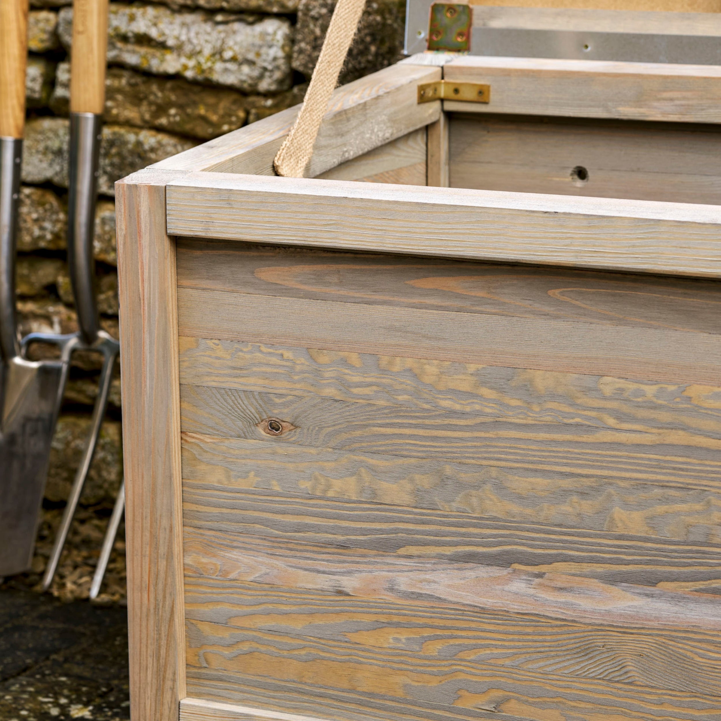 Aldsworth Outdoor Storage Box – Spruce & Galvanised Steel