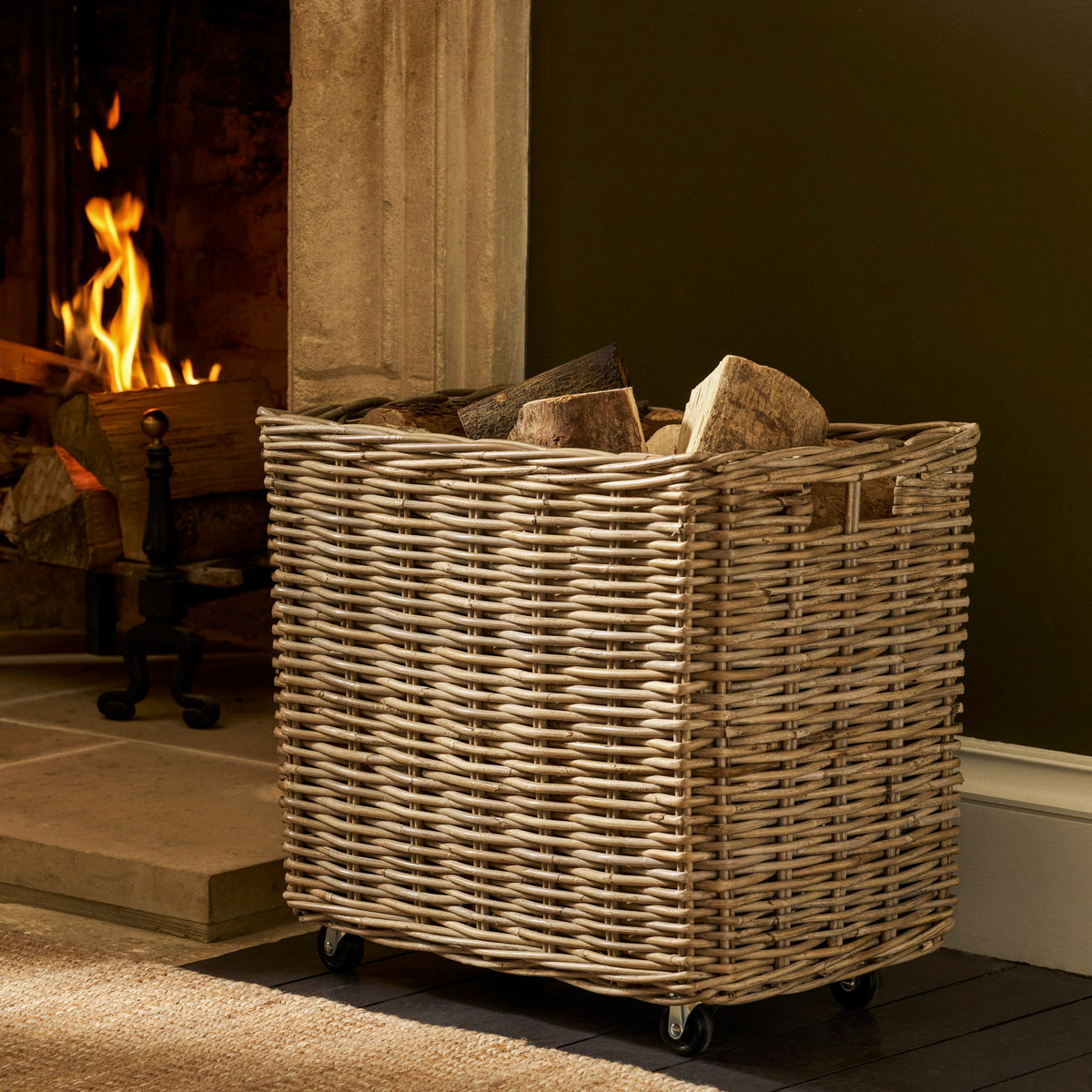 Bembridge Log Basket On Wheels – Rattan, Natural