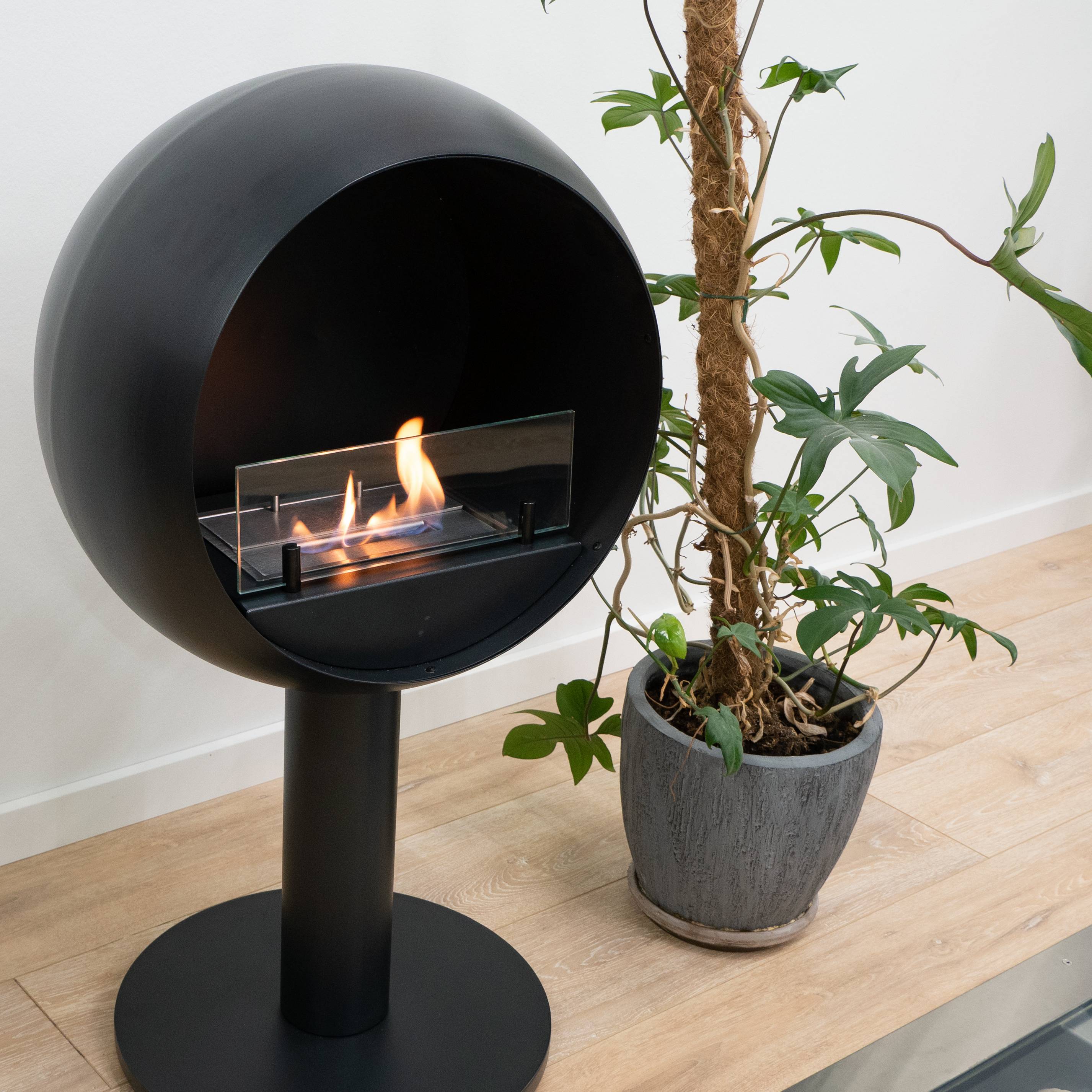 ScandiFlames Edmonton – Freestanding Bioethanol Fireplace (Black)