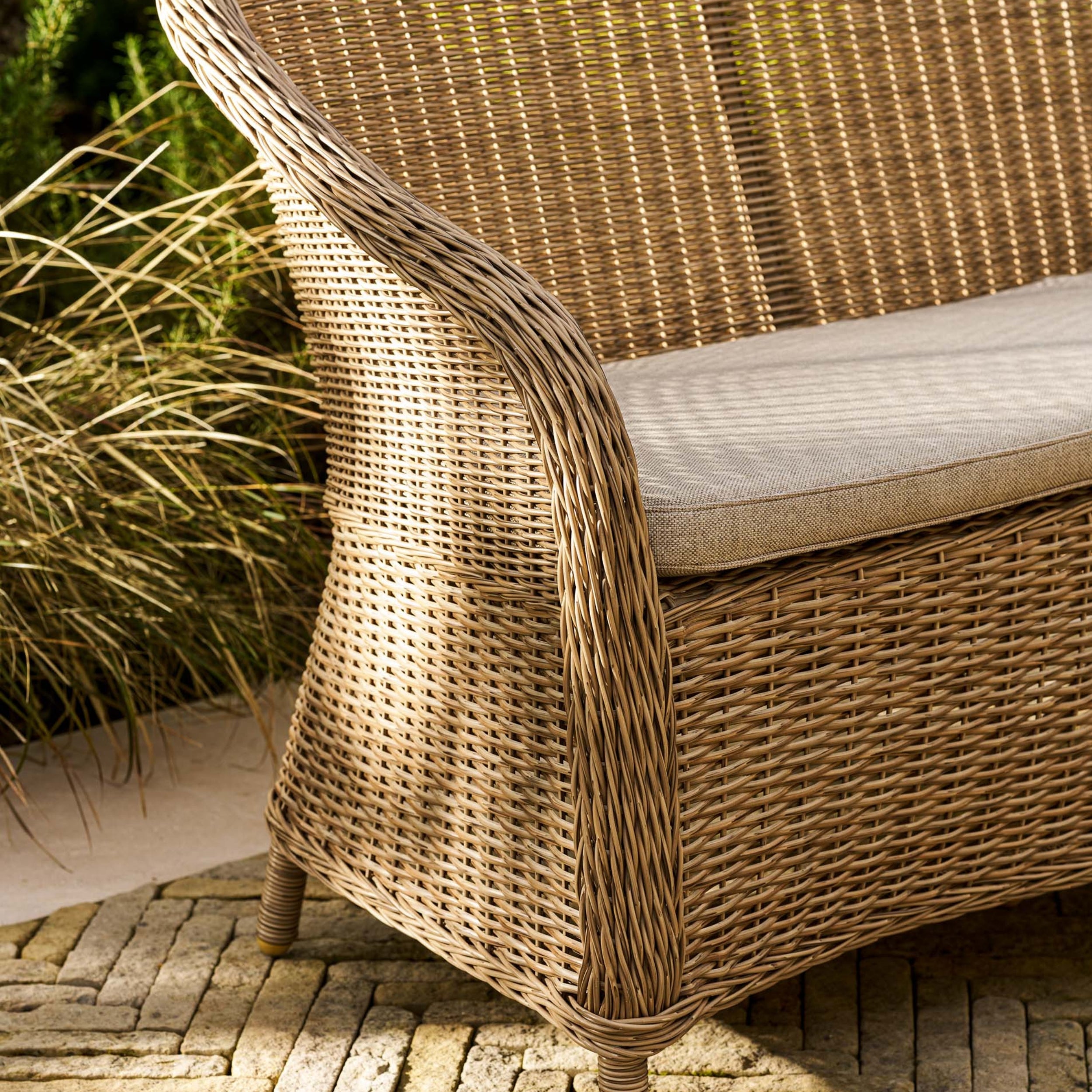 Brayford Bench – Natural PE Rattan
