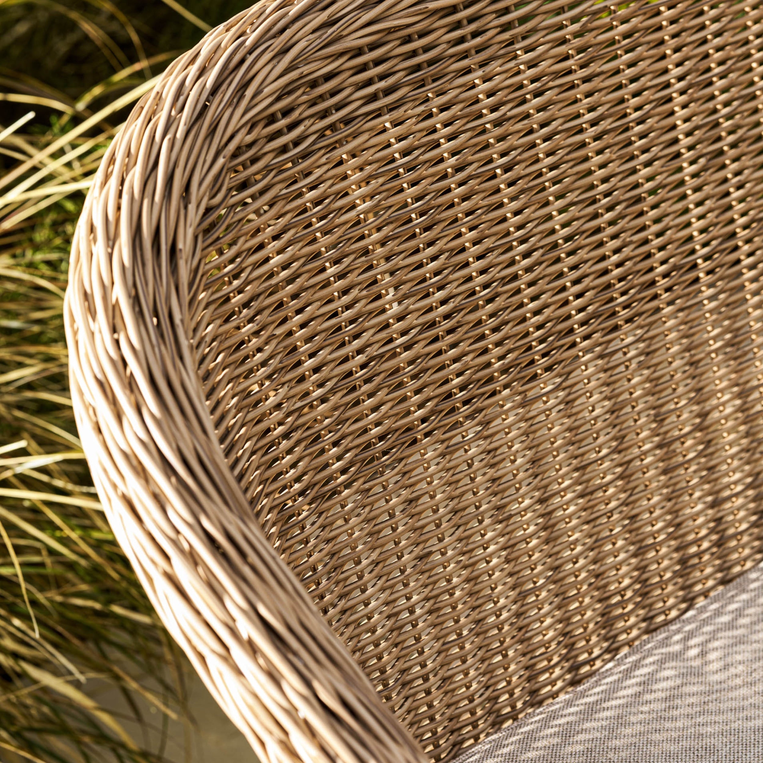 Brayford Bench – Natural PE Rattan