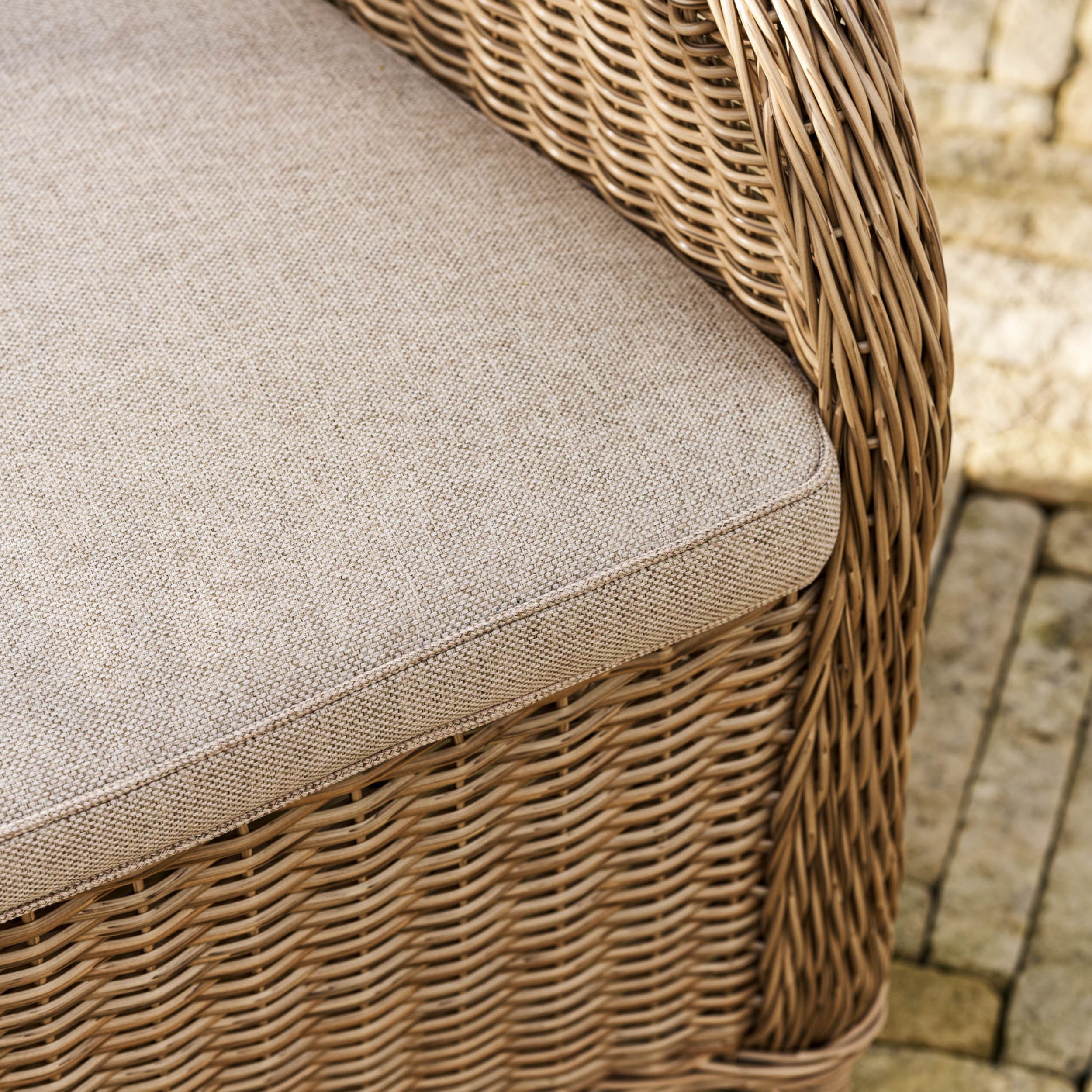 Brayford Bench – Natural PE Rattan