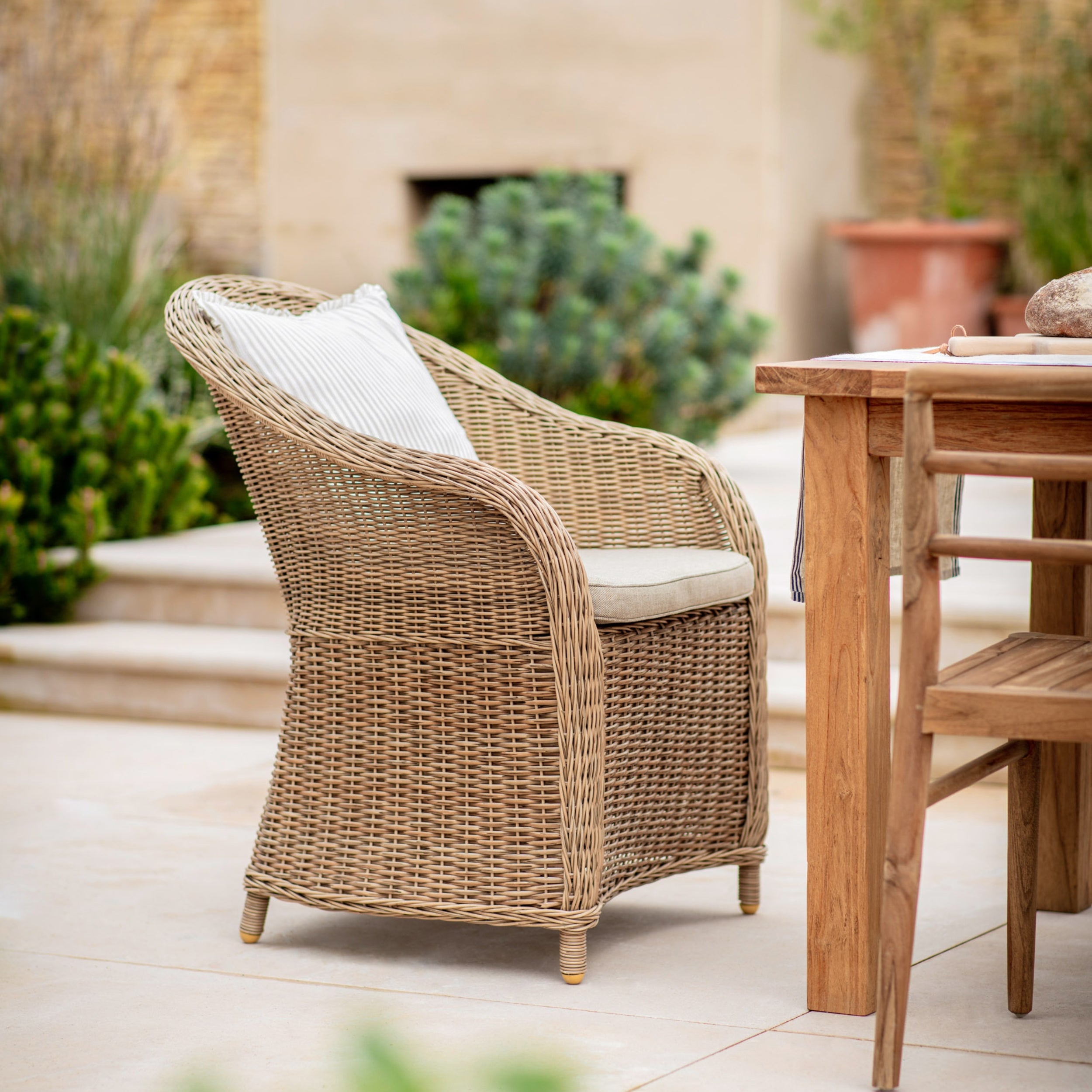 Brayford Outdoor Chair – PE Rattan & Grey Cushion