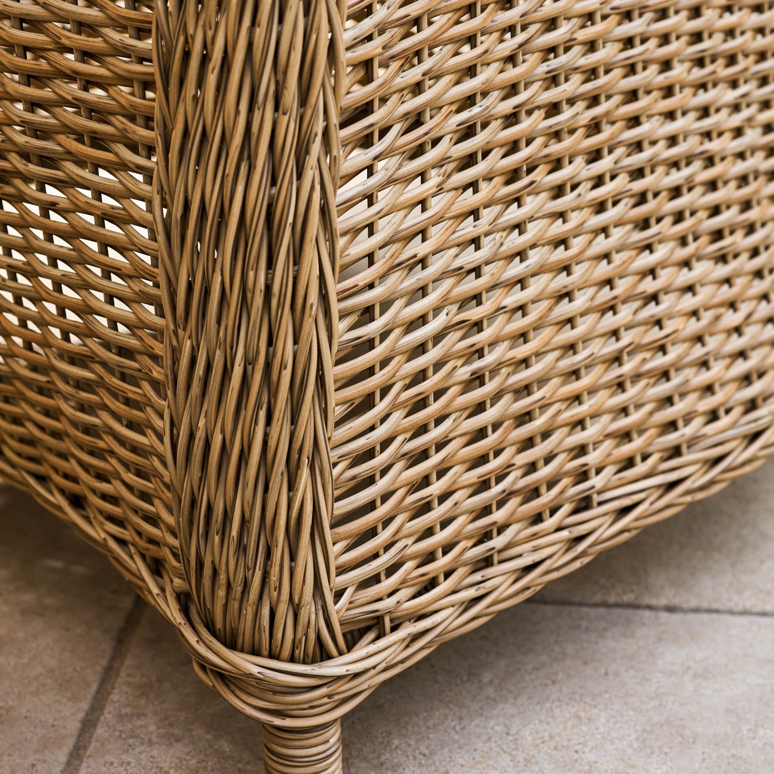 Brayford Outdoor Chair Set – PE Rattan, 2 Chairs & Side Table