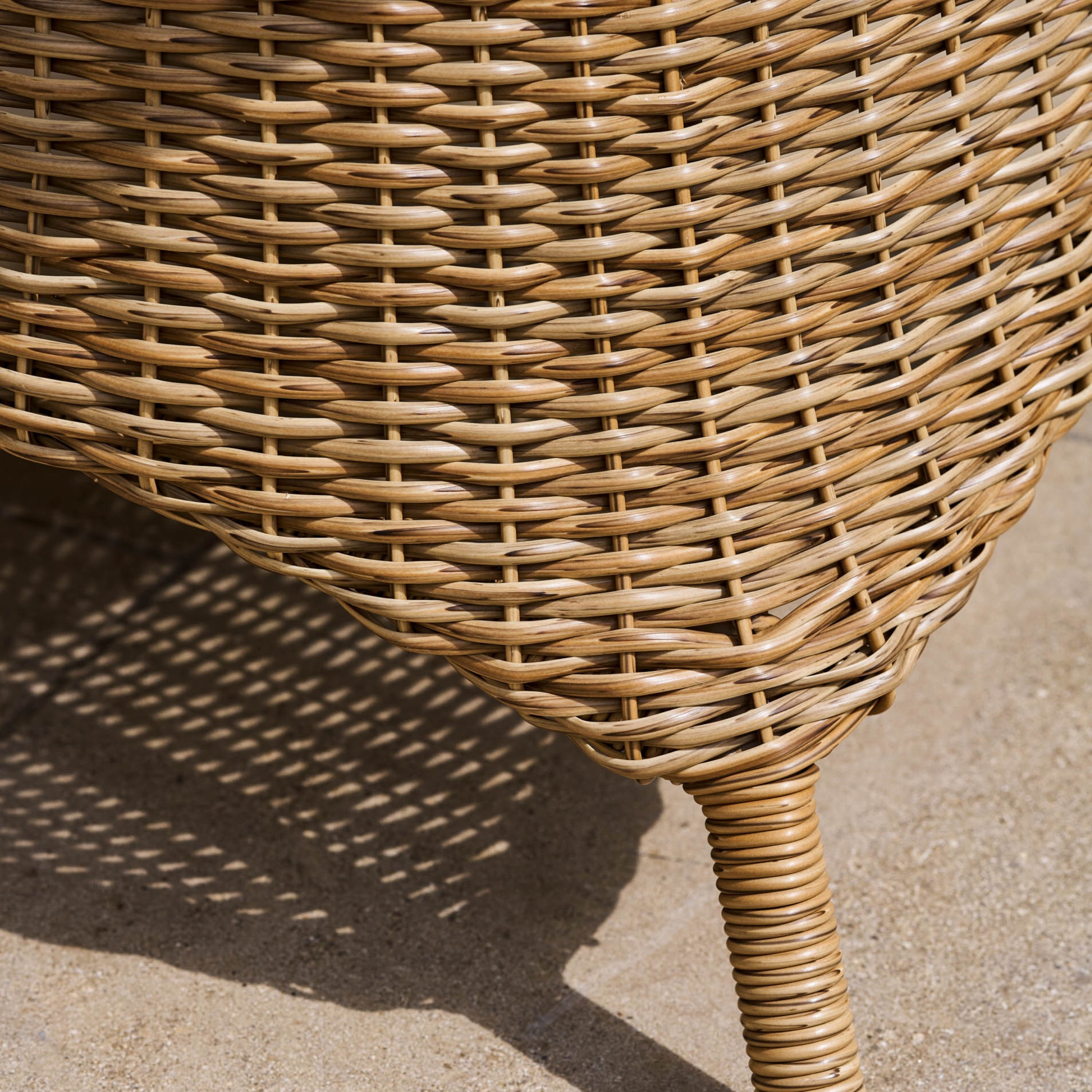 Brayford Small Round Outdoor Dining Table – PE Rattan & Glass