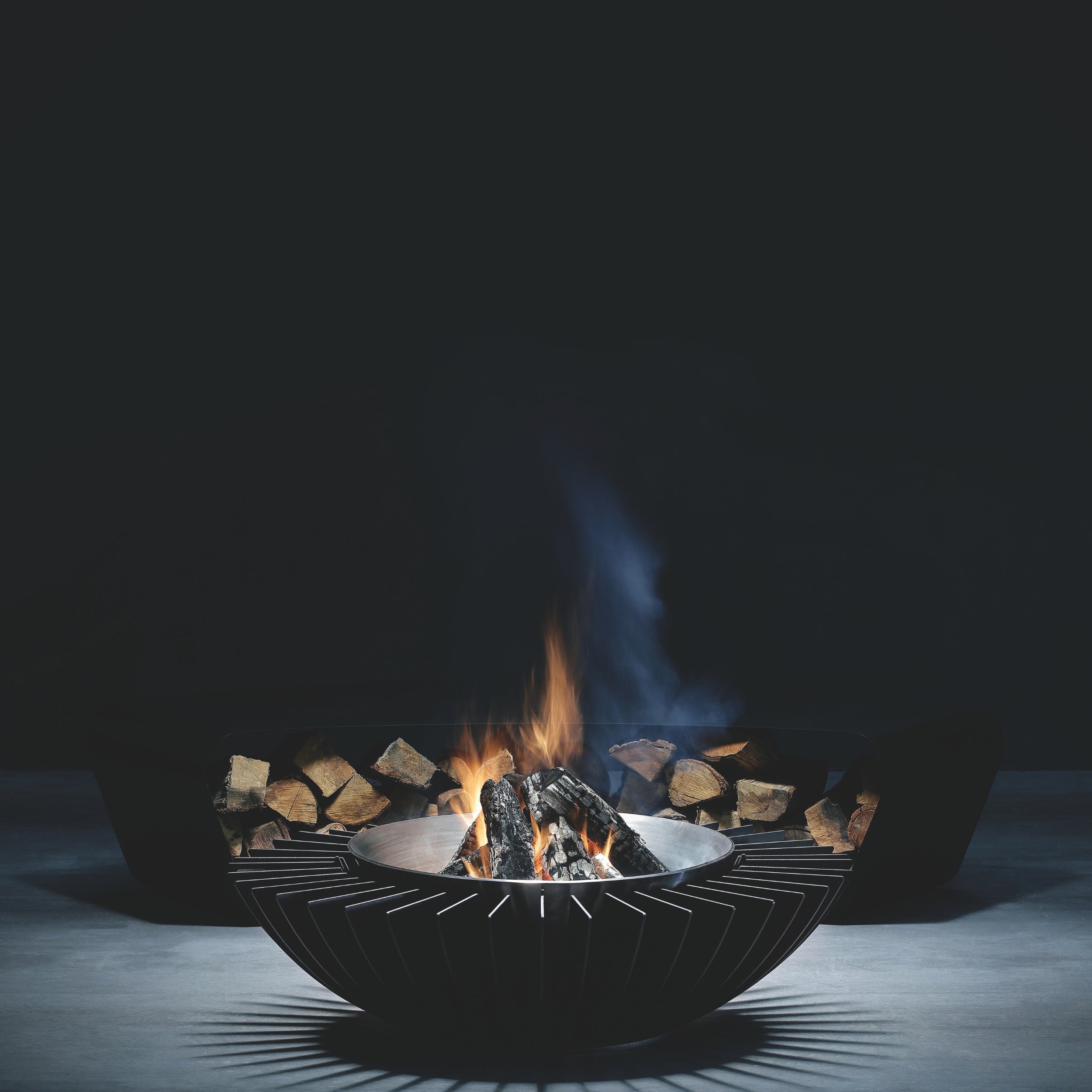 GlammFire Cosmo 13 Outdoor Fire Pit – Wood & Charcoal