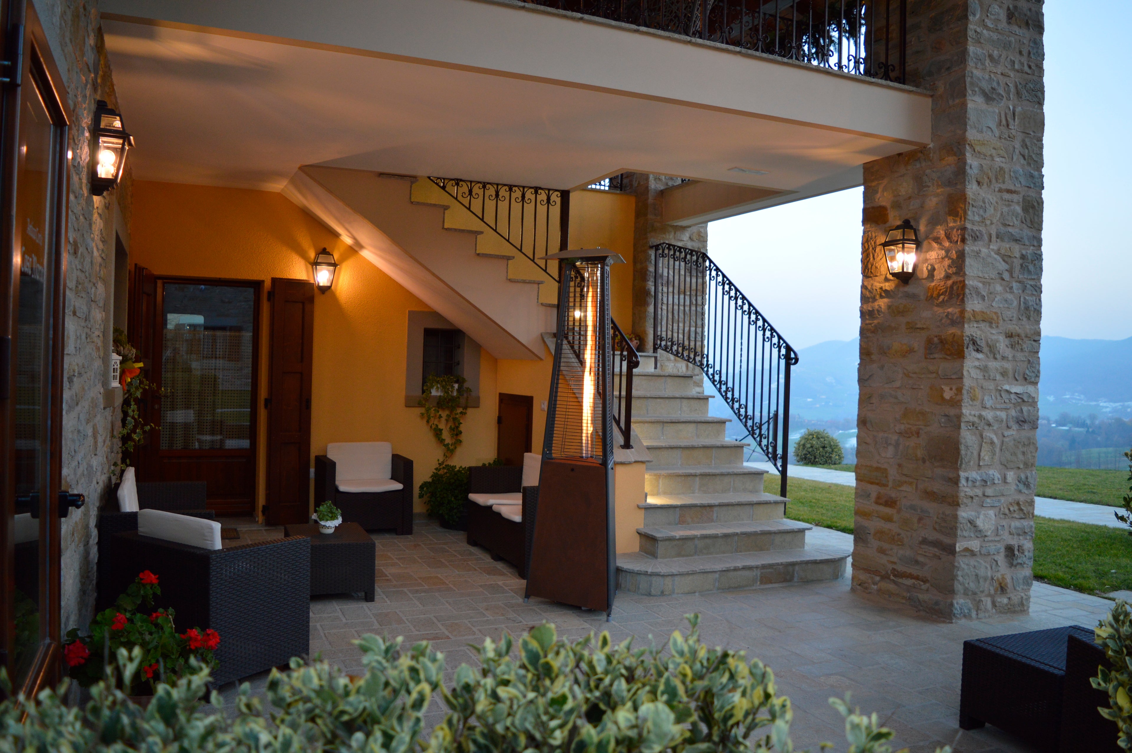 Italkero Falò EVO Outdoor Flame Heater – Corten & Black Steel (Manual, Natural Gas)