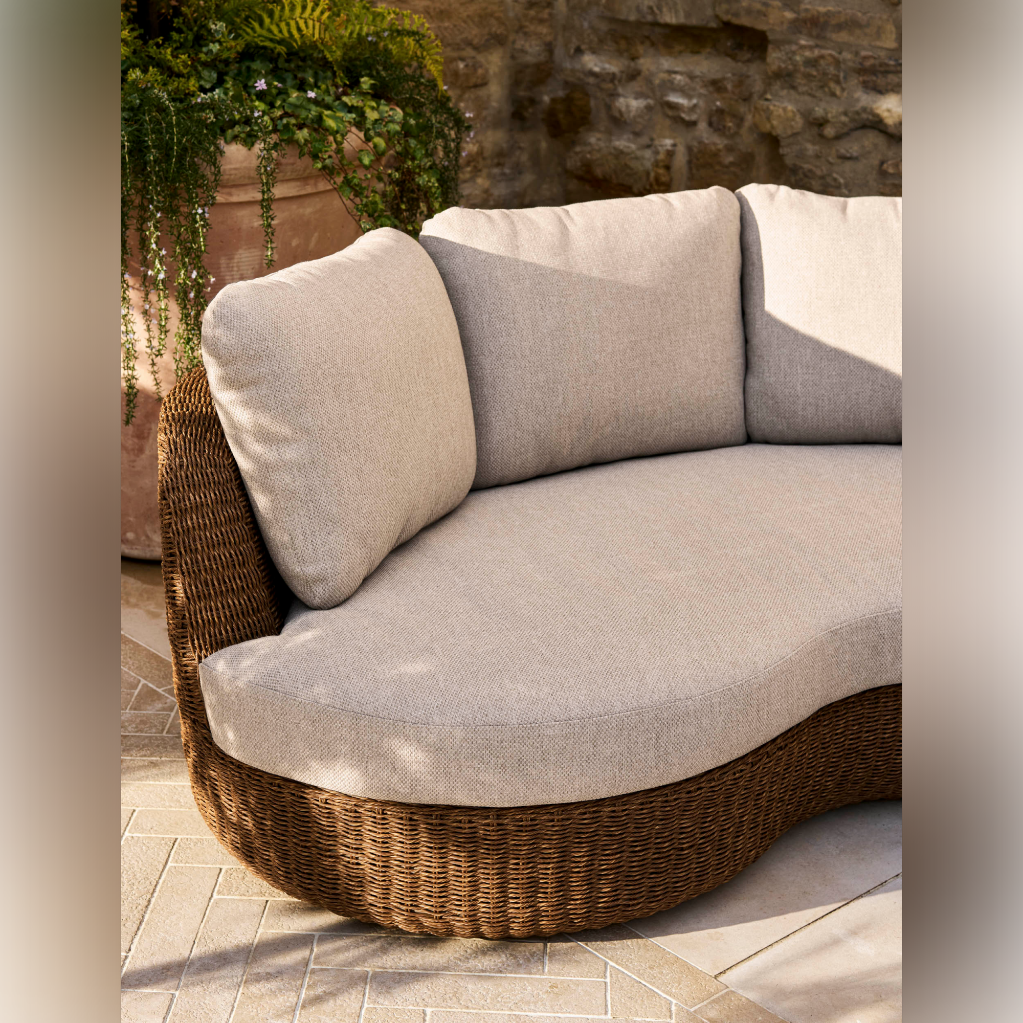 Hambridge Curved Outdoor Sofa Set – Dark Natural PE Rattan