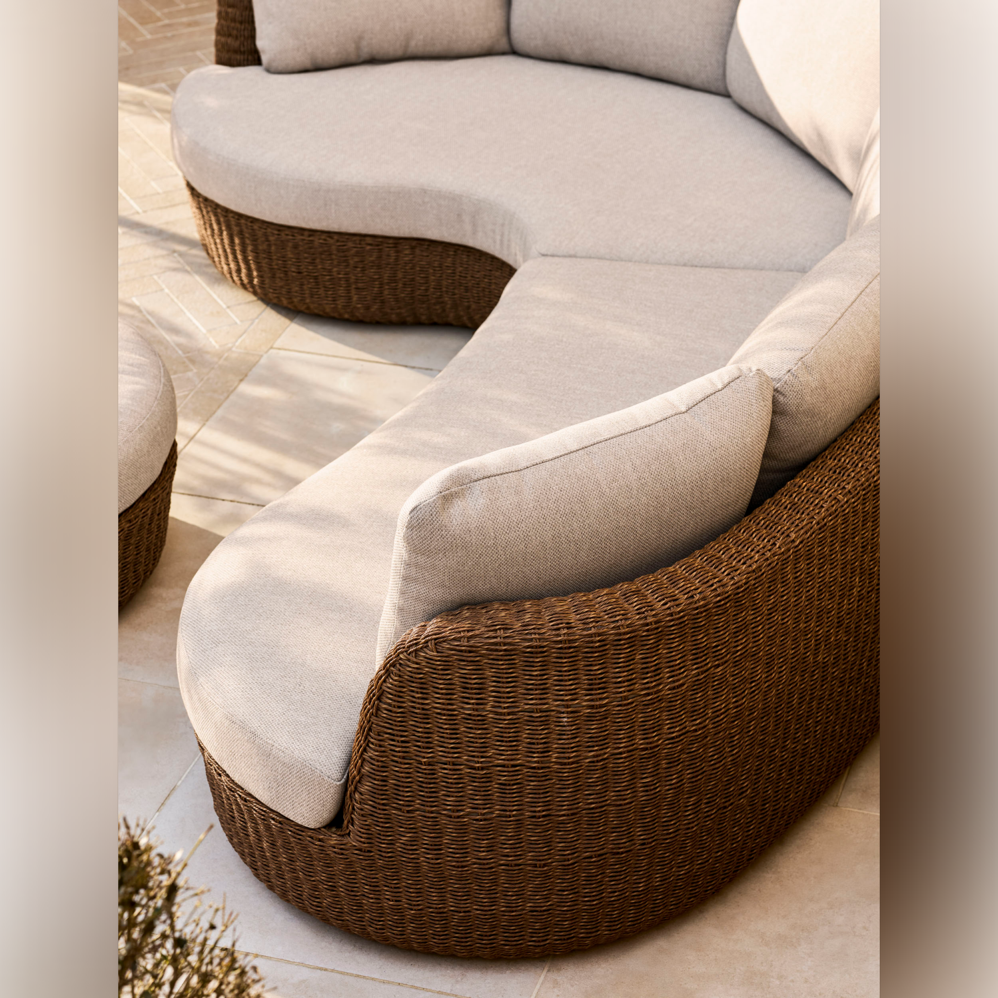Hambridge Curved Outdoor Sofa Set – Dark Natural PE Rattan