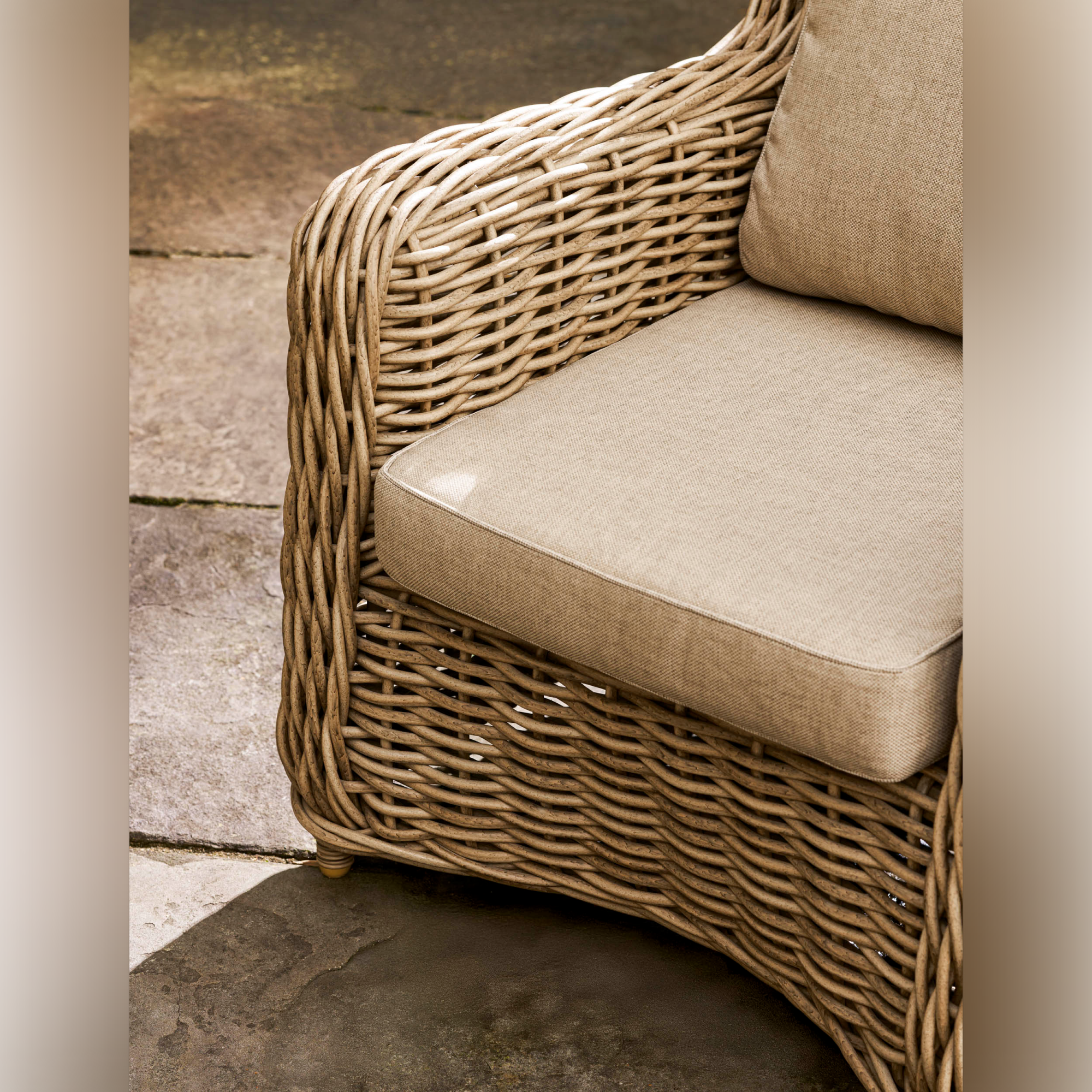 Lechlade Armchair – Natural PE Rattan