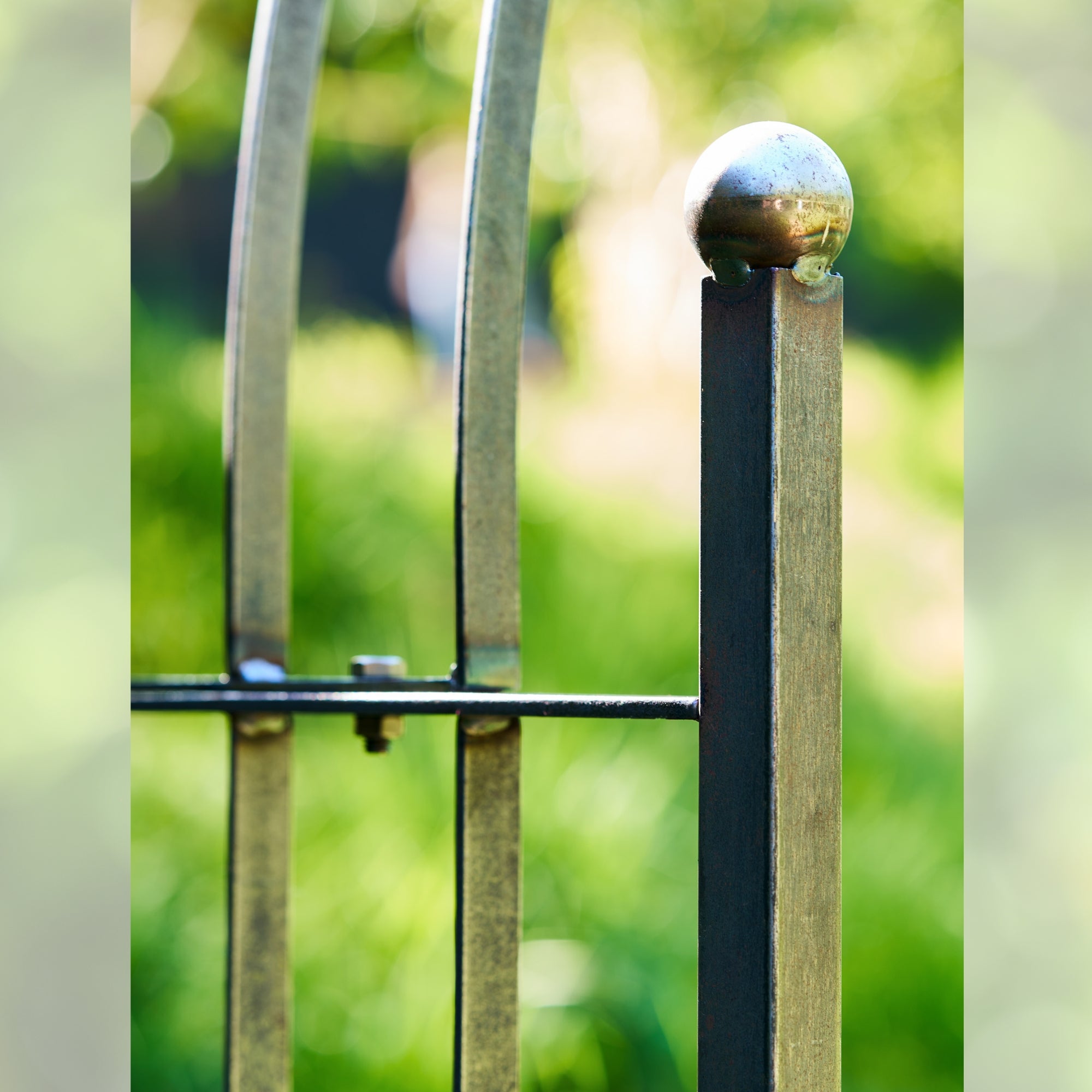 Farringdon Domed Rose Arch – Raw Metal