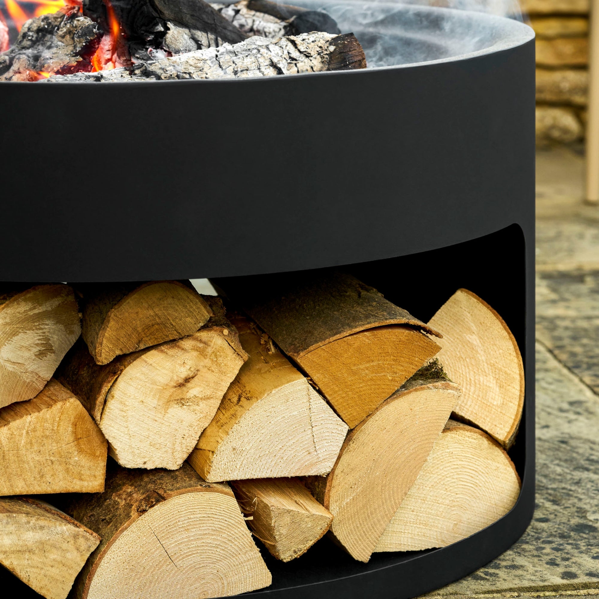 Sarsden Round Fire Pit & Log Store — Black Steel