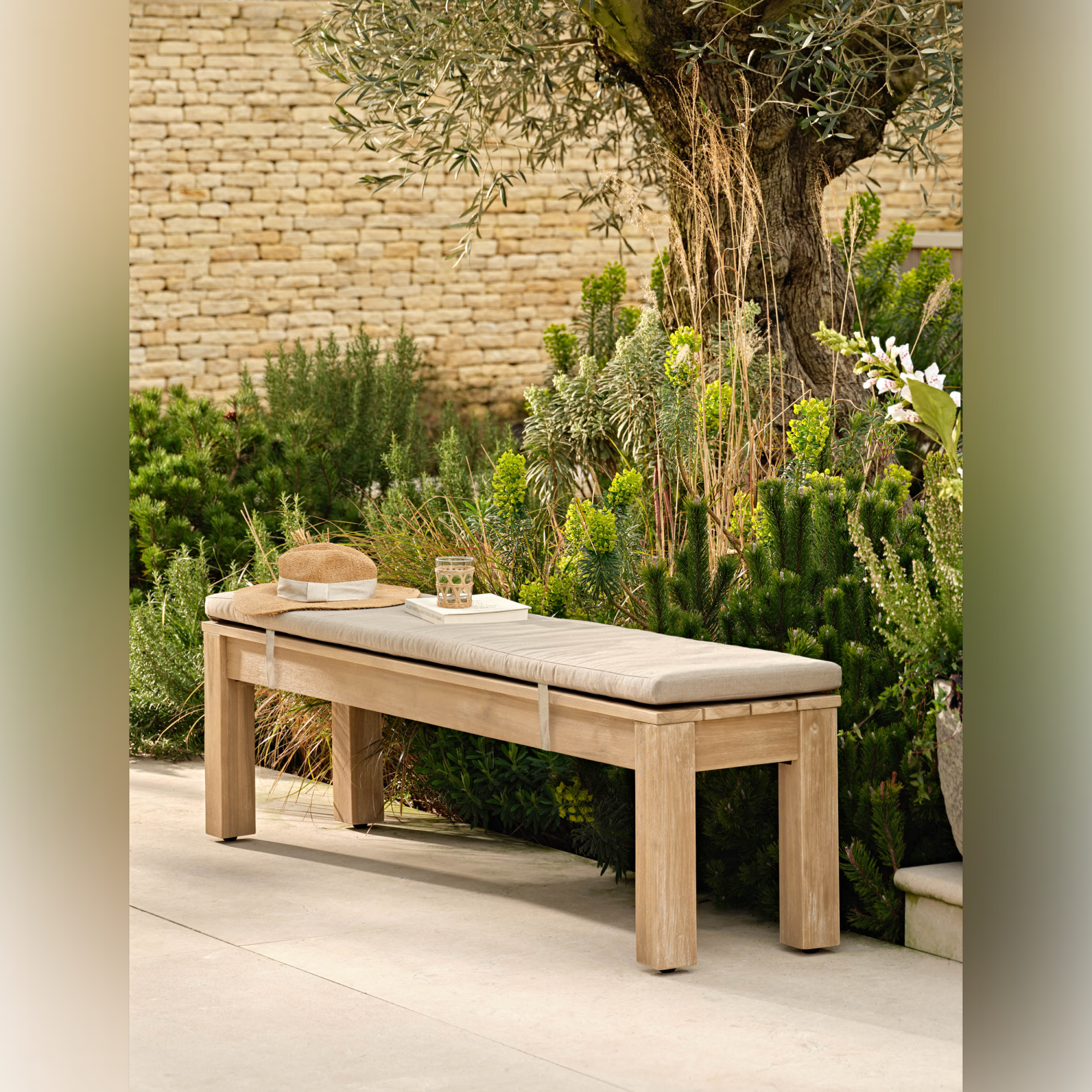 Porthallow Outdoor Bench – Natural Acacia