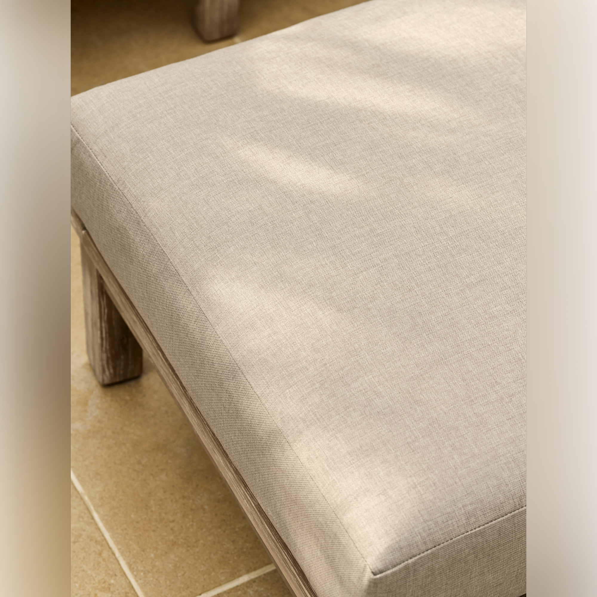 Porthallow Ottoman – Natural Acacia Wood