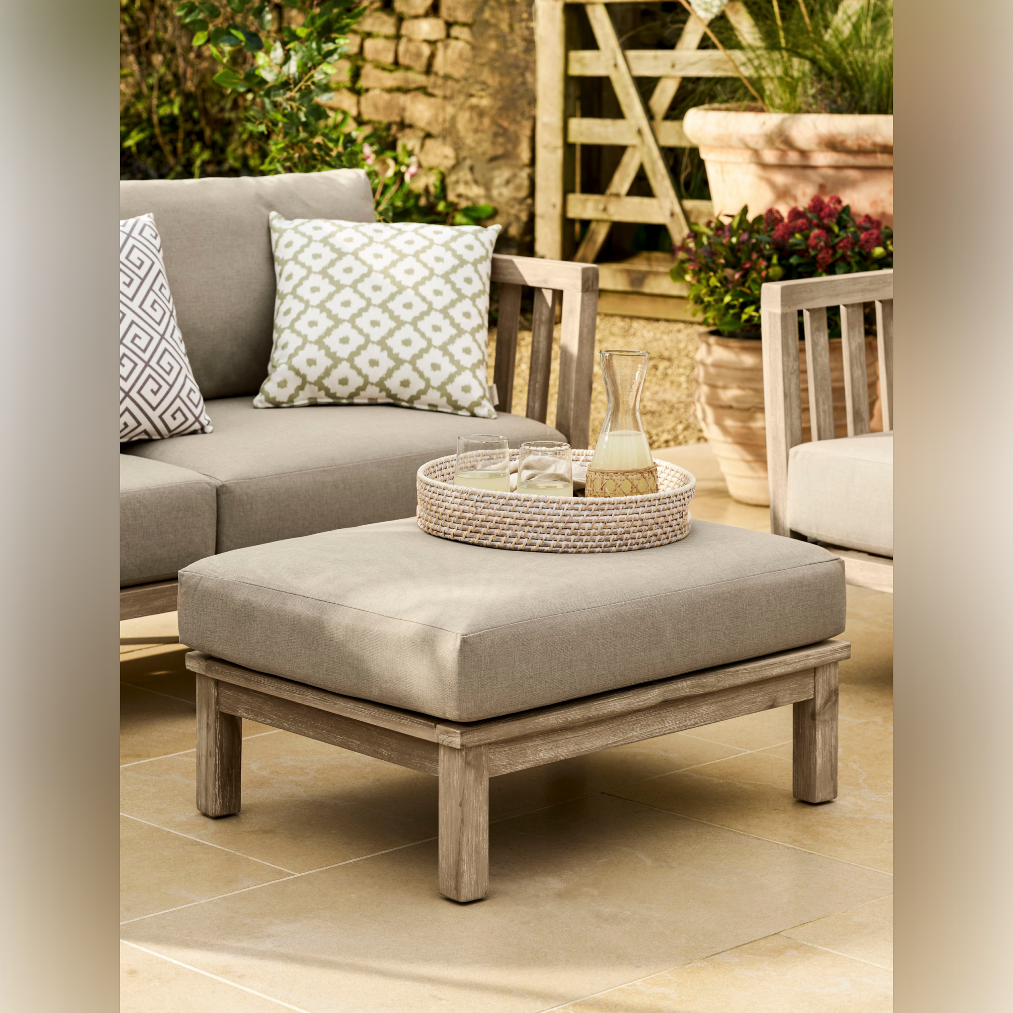 Porthallow Ottoman – Natural Acacia Wood