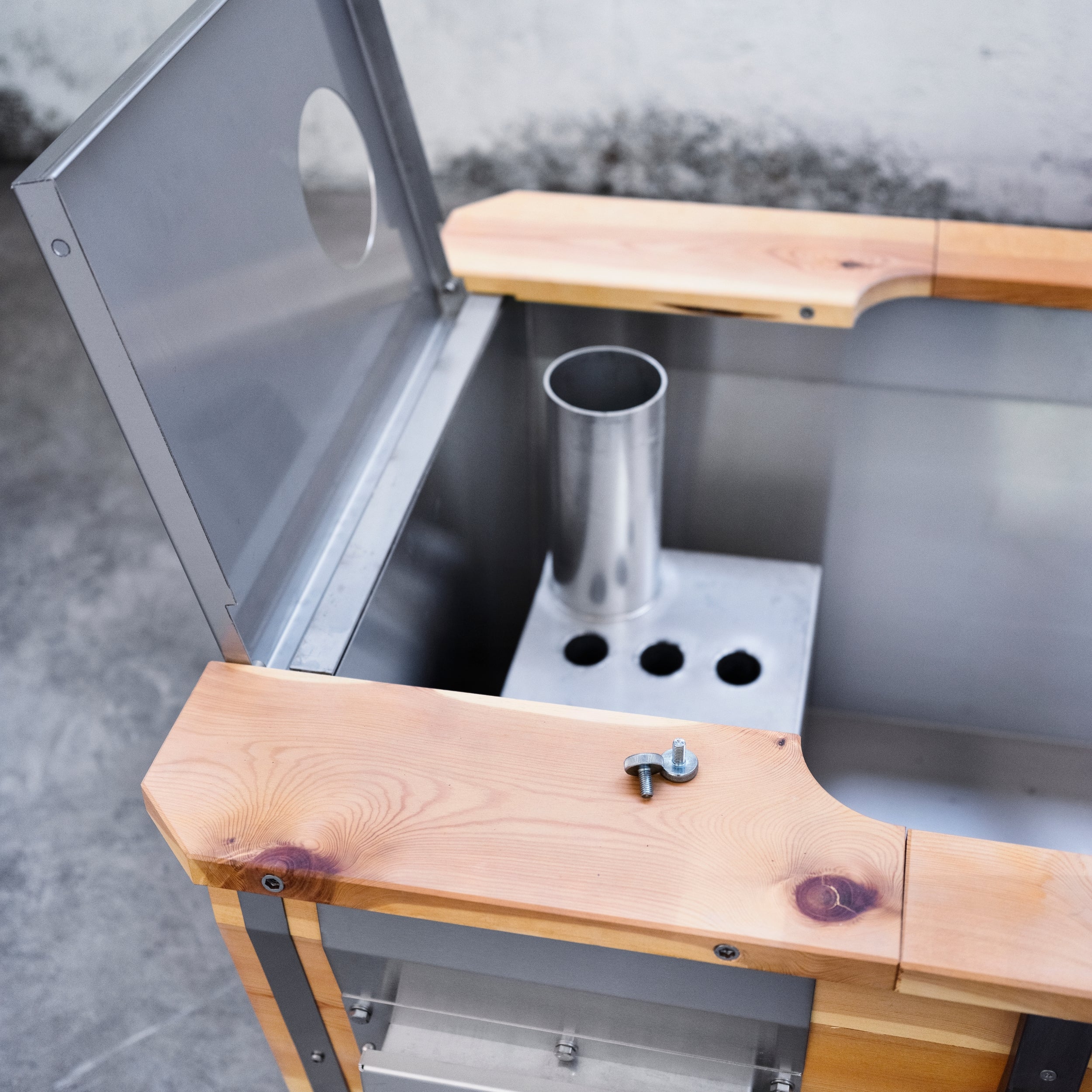 FEUERWASSER Wood-Fired Outdoor Bathtub