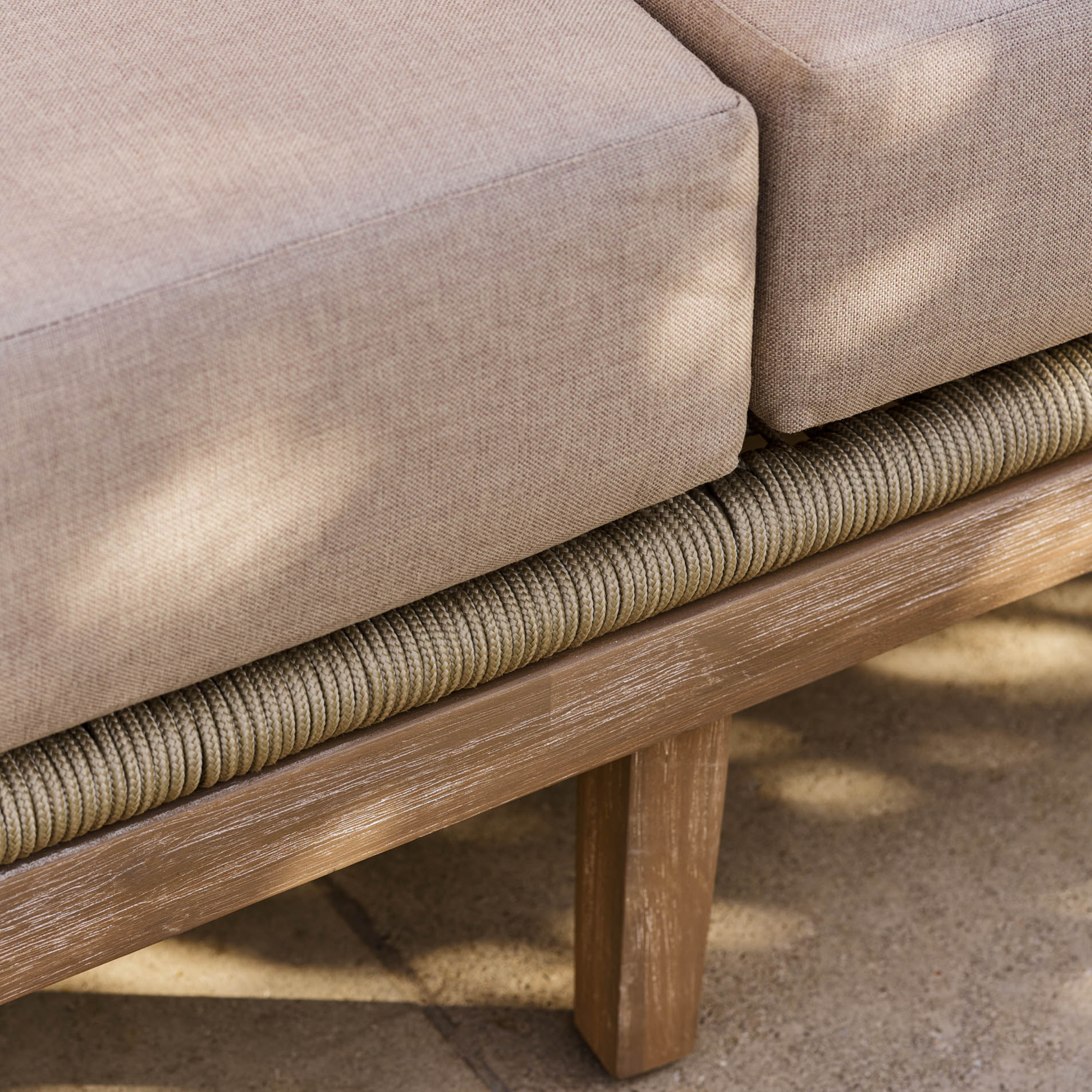 Lynton 2-Seater Outdoor Sofa – Acacia Wood & Grey Cushions
