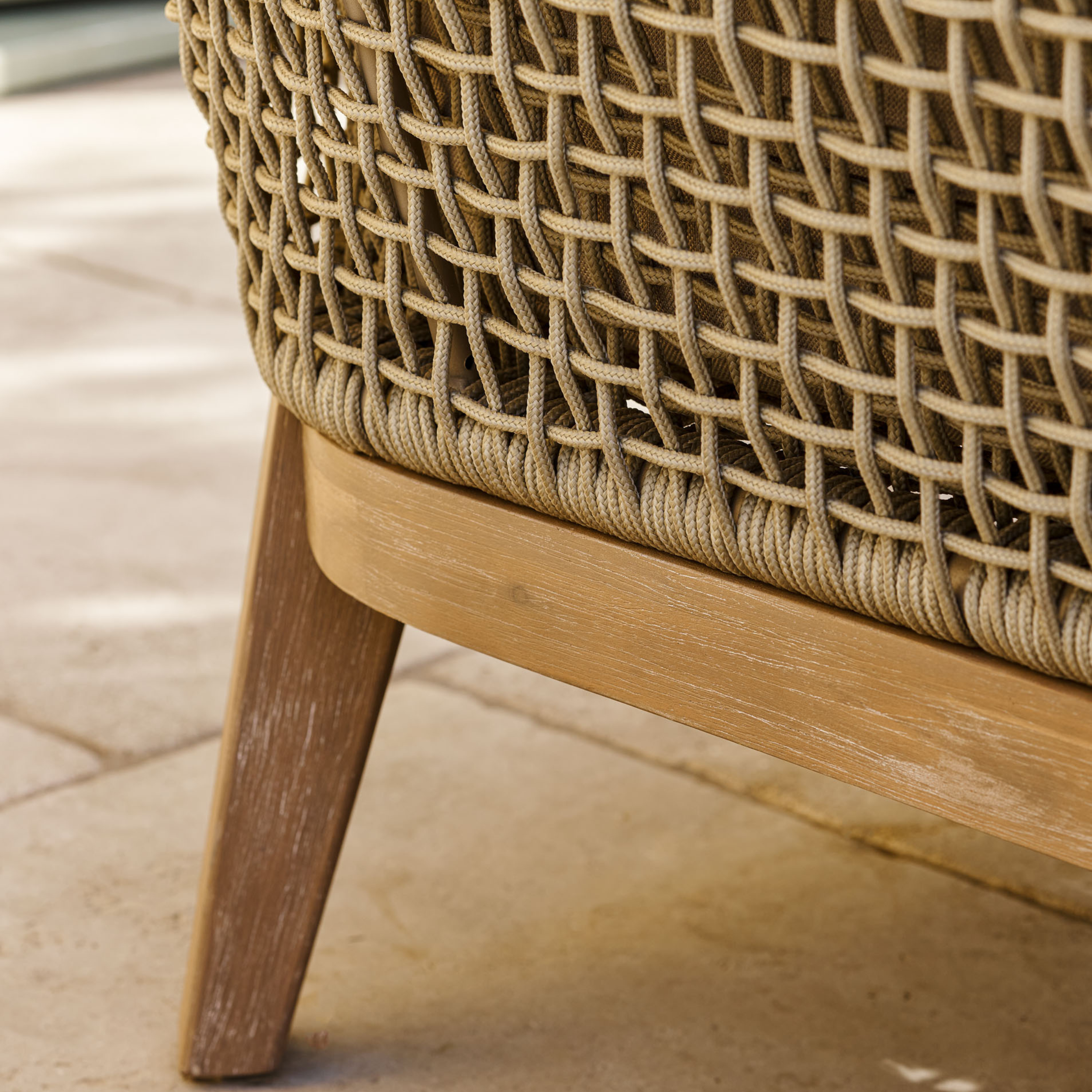 Lynton 2-Seater Outdoor Sofa – Acacia Wood & Grey Cushions