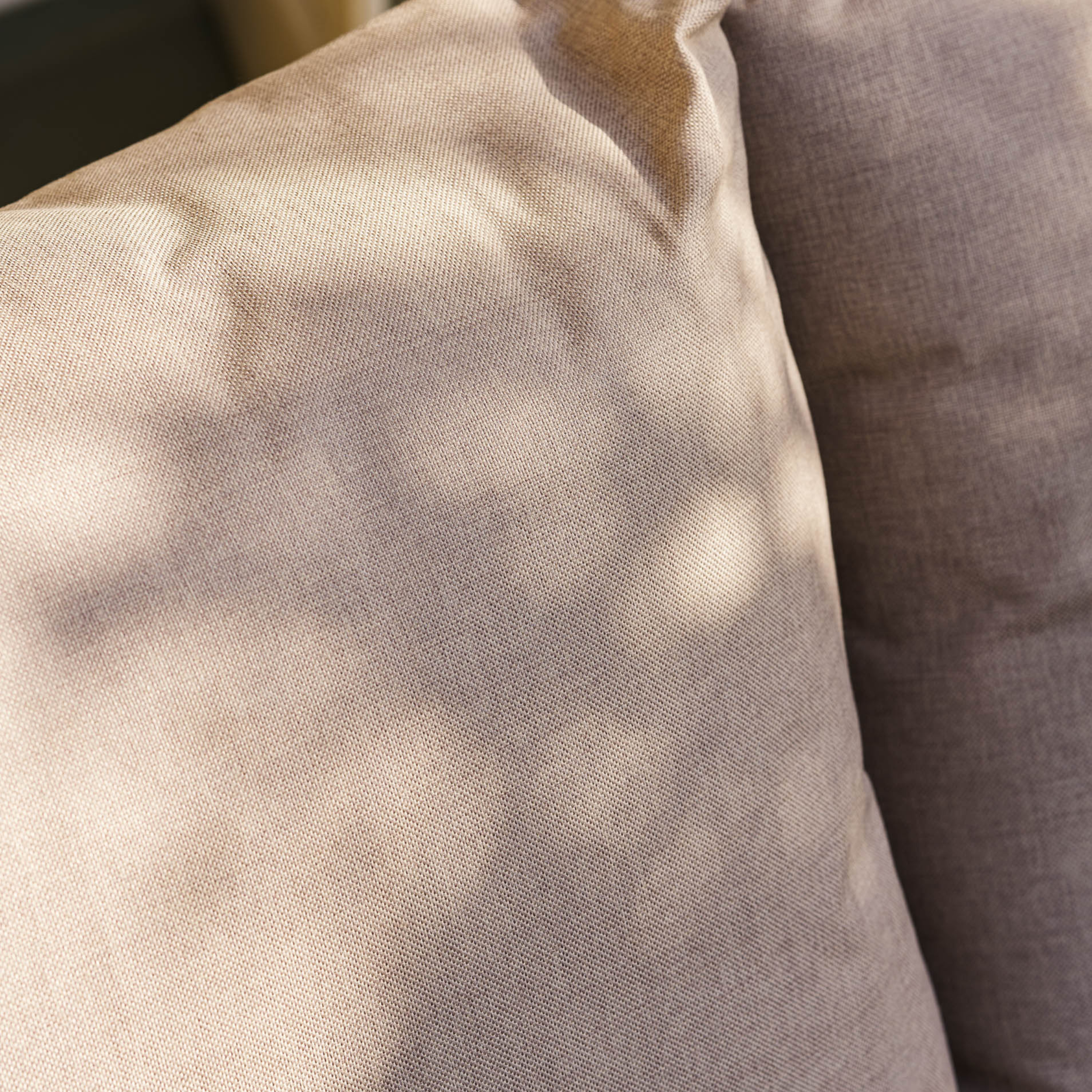 Lynton 2-Seater Outdoor Sofa – Acacia Wood & Grey Cushions