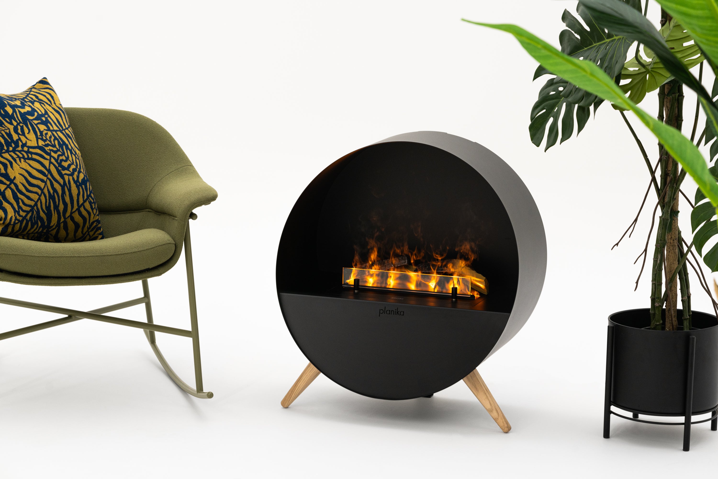 Planika Misty – Freestanding Electric Fireplace (Water Vapour Flame)