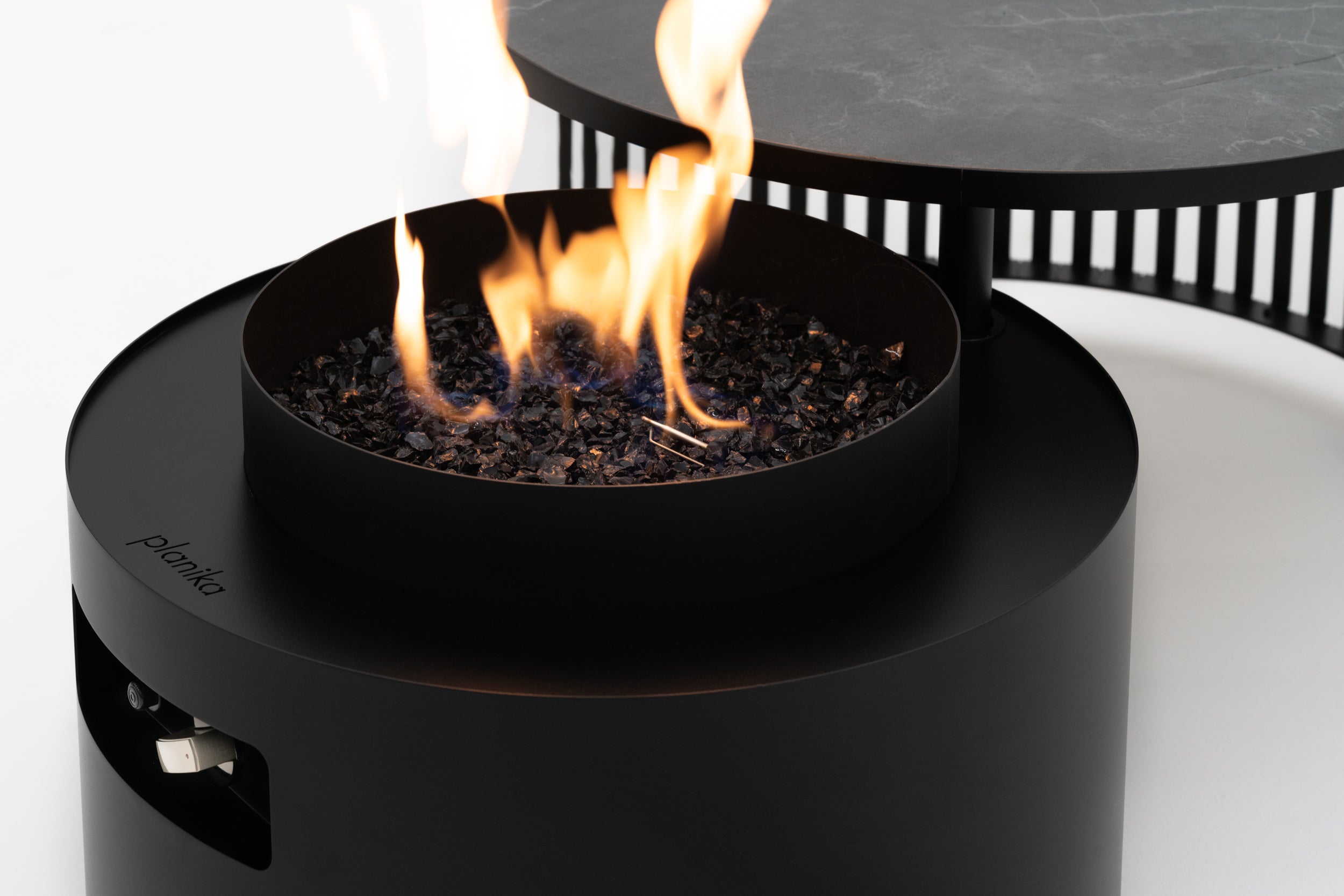 Planika Moon – Black with Cover