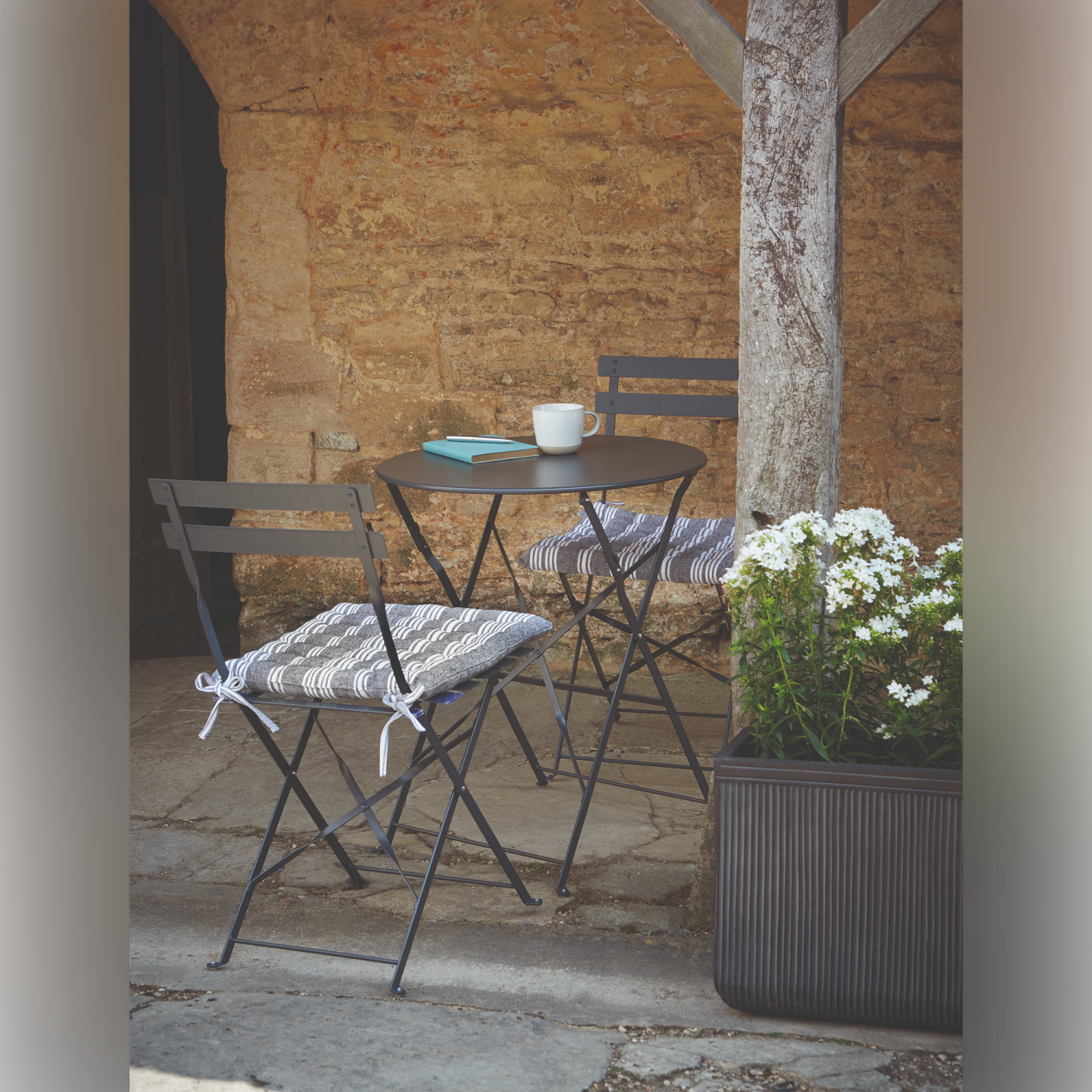 Rive Droite Small Outdoor Bistro Set – Powder Coated Steel