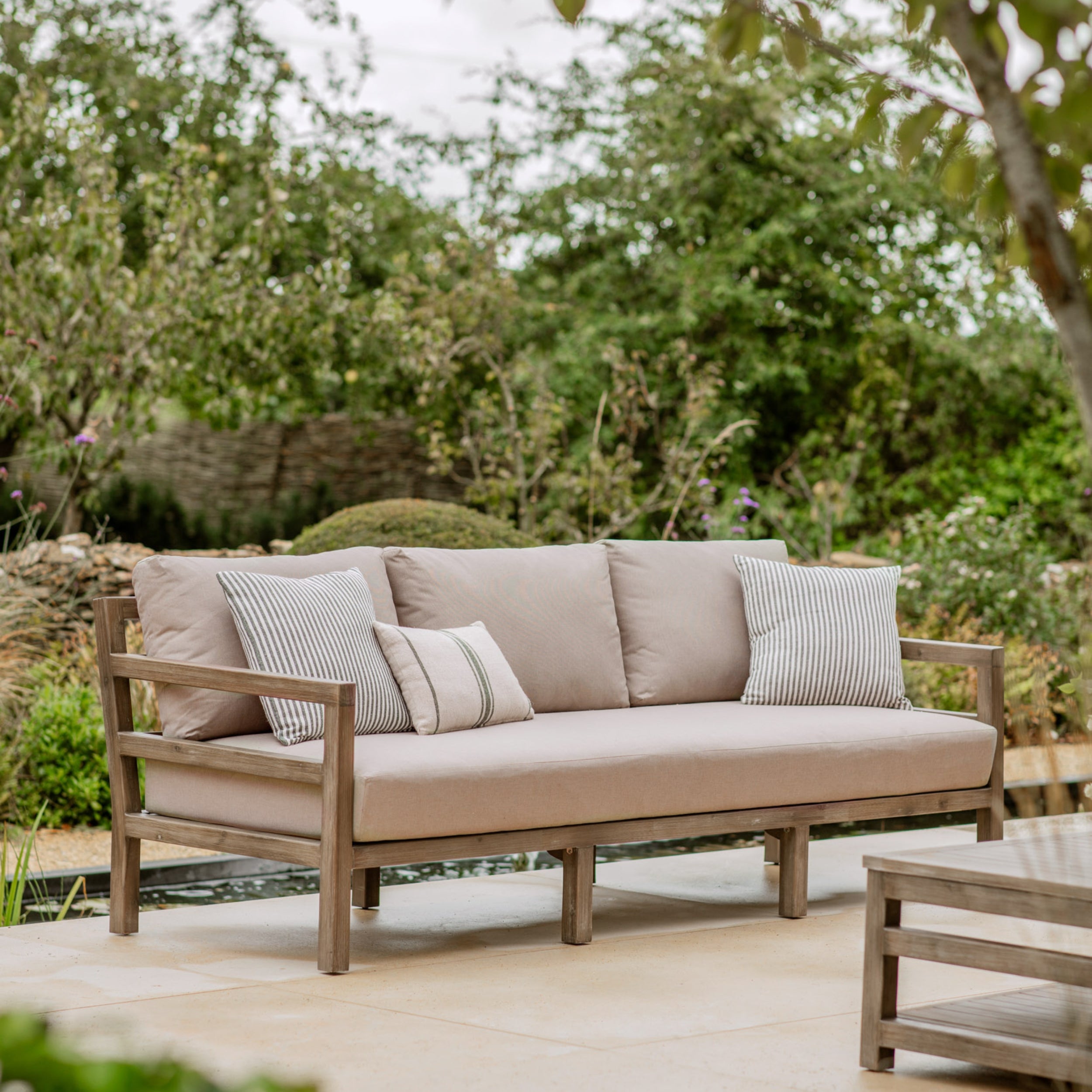 Sandridge 3-Seater Outdoor Sofa – Dark Natural Acacia Wood
