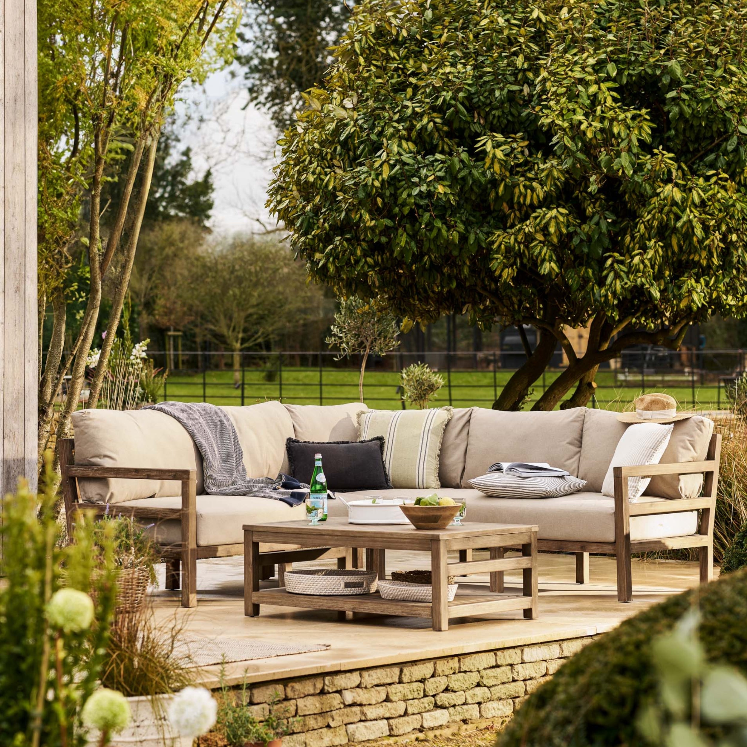 Sandridge Corner Sofa Set – Dark Natural Acacia Wood