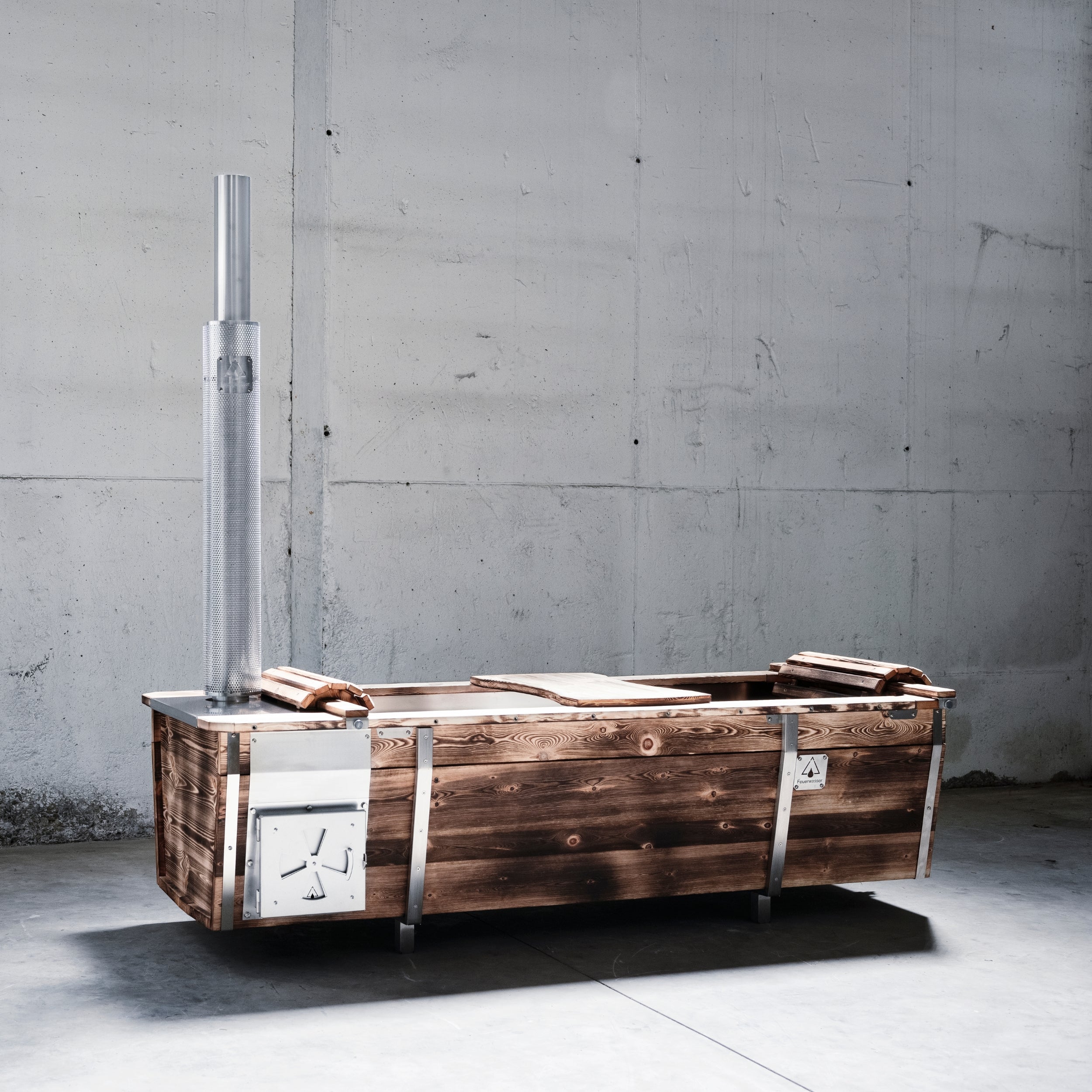 FEUERWASSER Wood-Fired Outdoor Bathtub