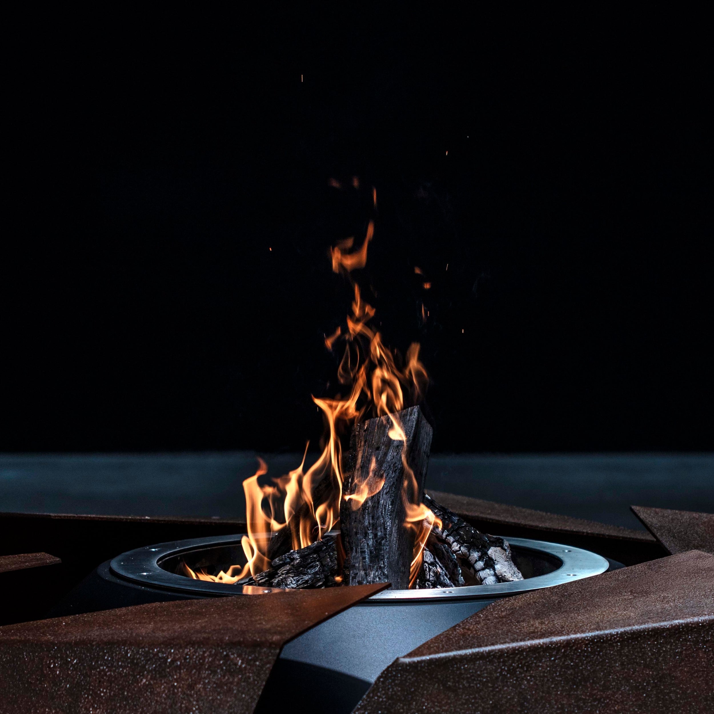 GlammFire Stravaganza Outdoor Fire Pit – Wood, Gas or Bioethanol