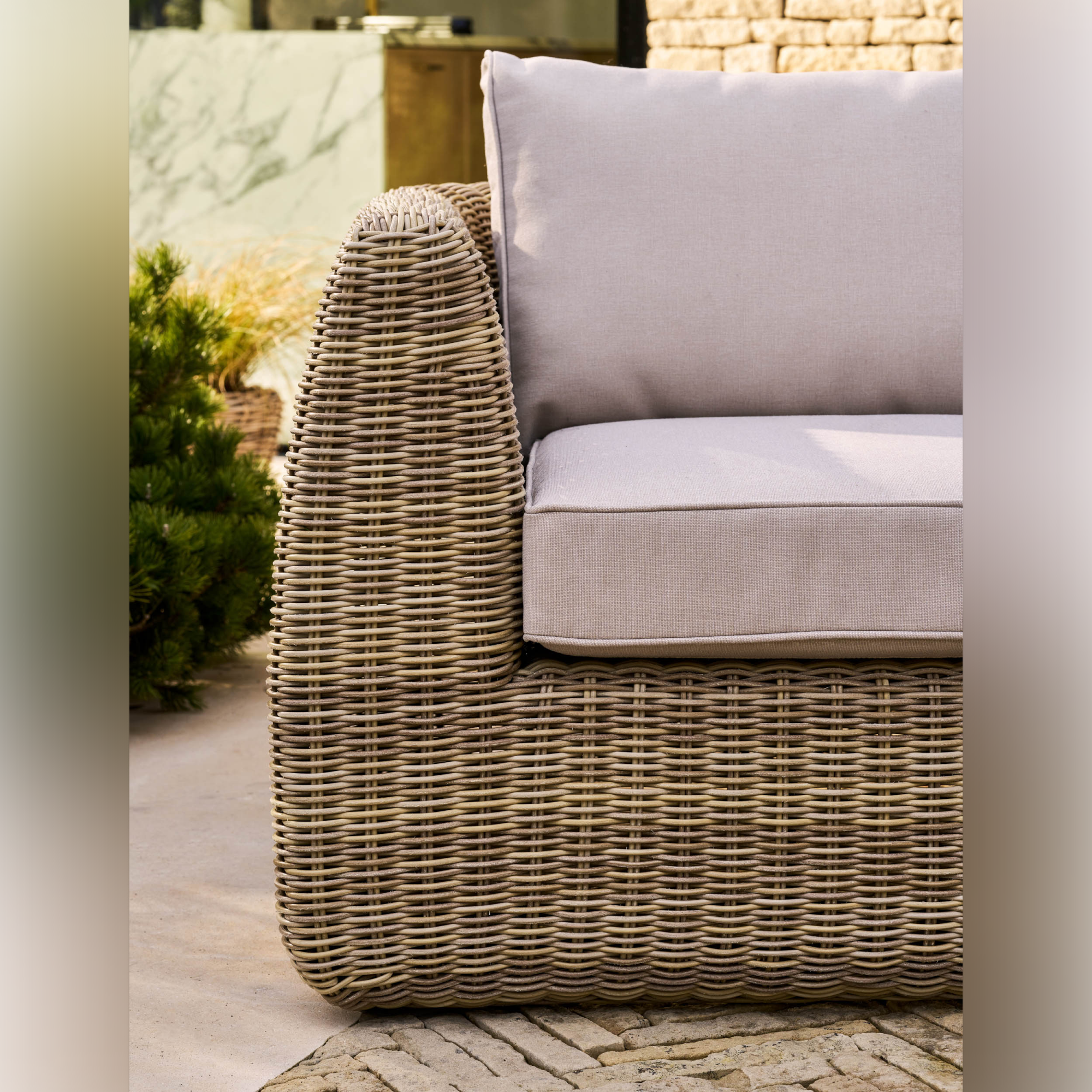 Skala XL Armchair – PE Rattan