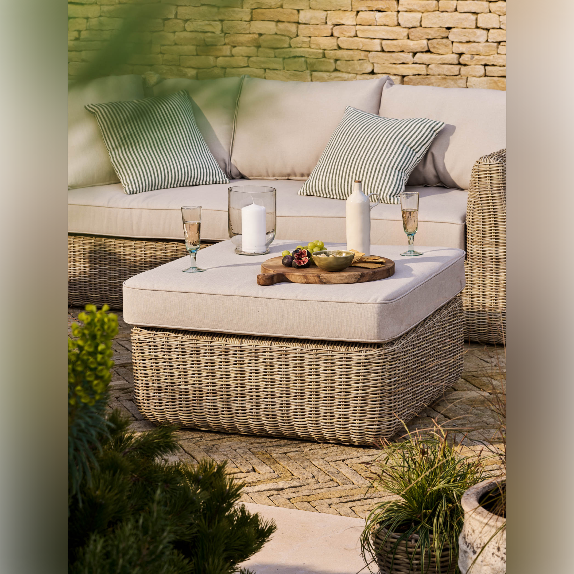 Skala Ottoman – PE Rattan
