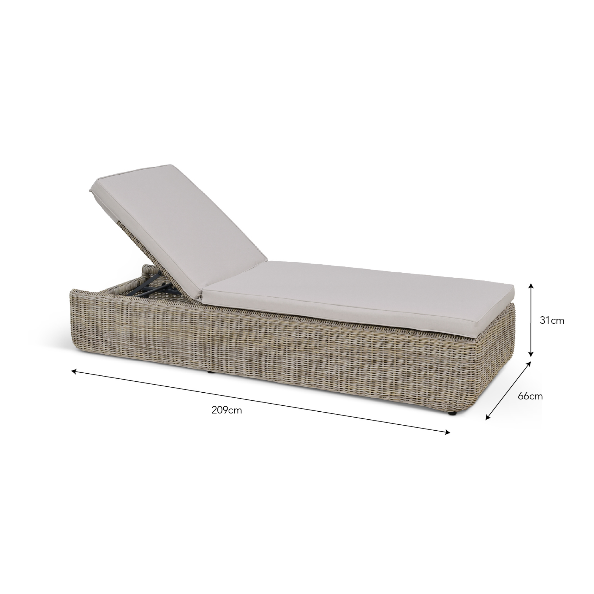Skala Lounger – PE Rattan