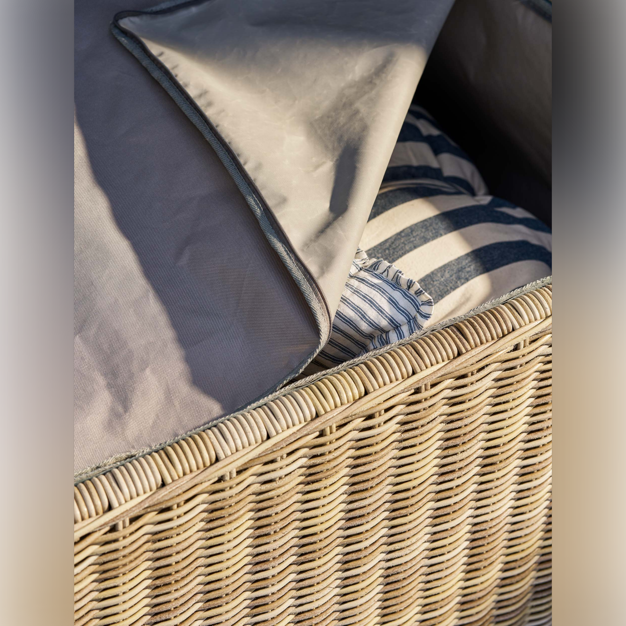 Skala Storage Box Large – PE Rattan