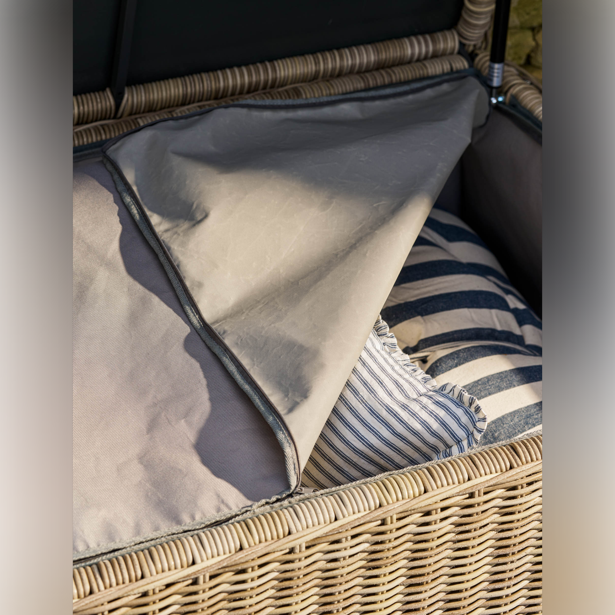 Skala Storage Box Large – PE Rattan
