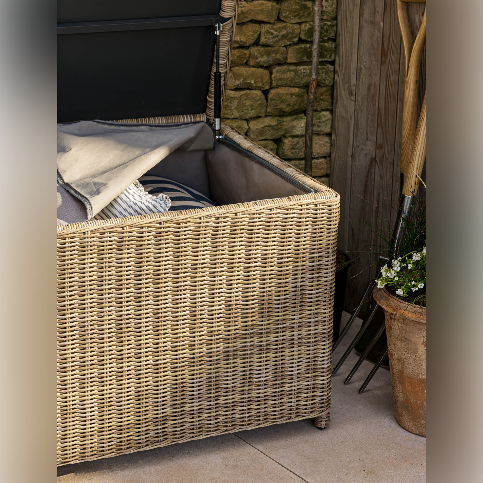 Skala Storage Box Large – PE Rattan