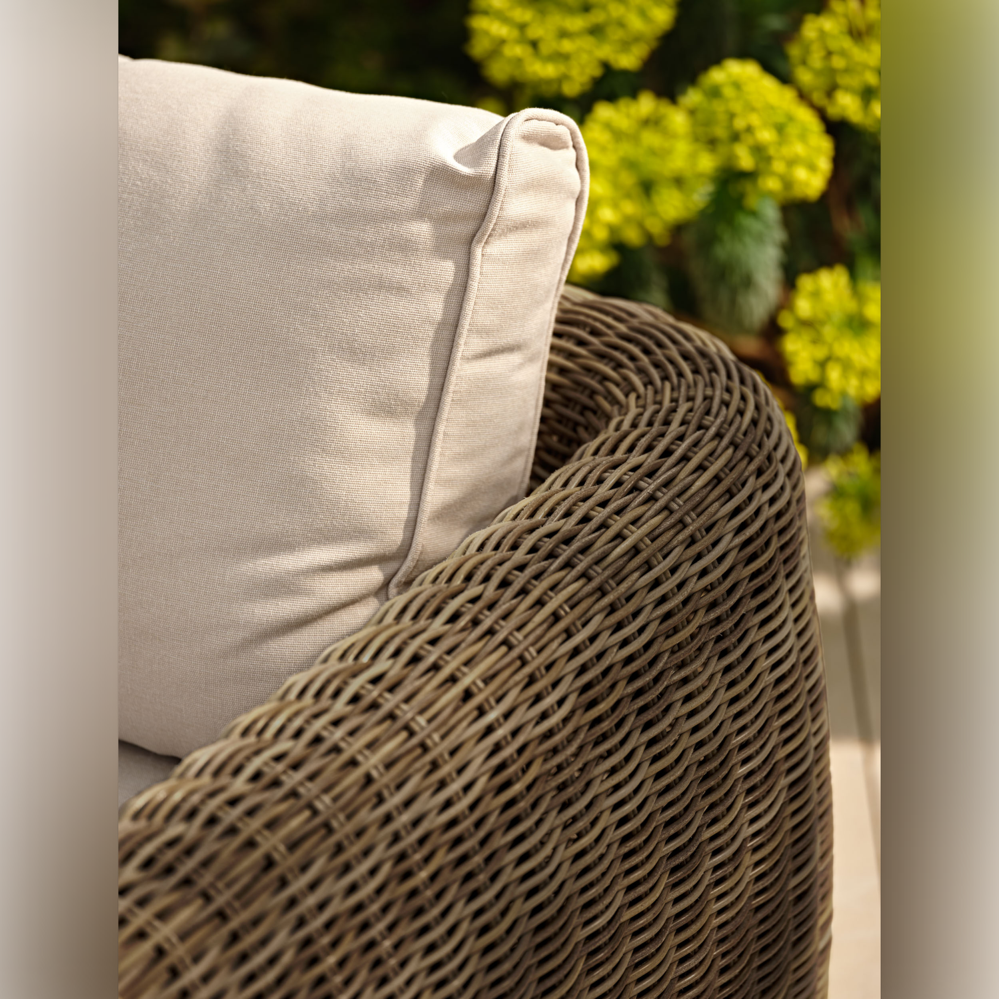 Skala XL Armchair – PE Rattan
