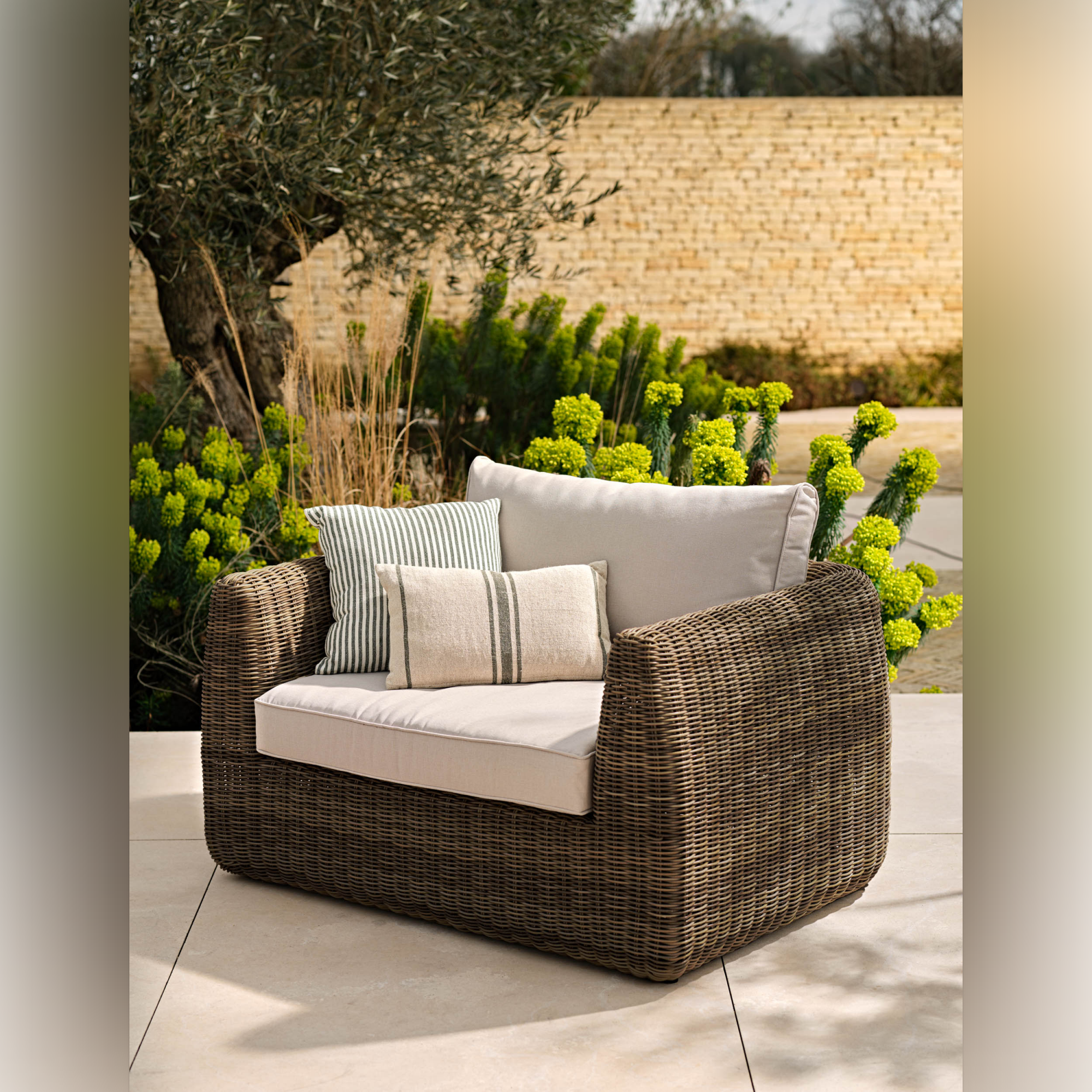 Skala XL Armchair – PE Rattan
