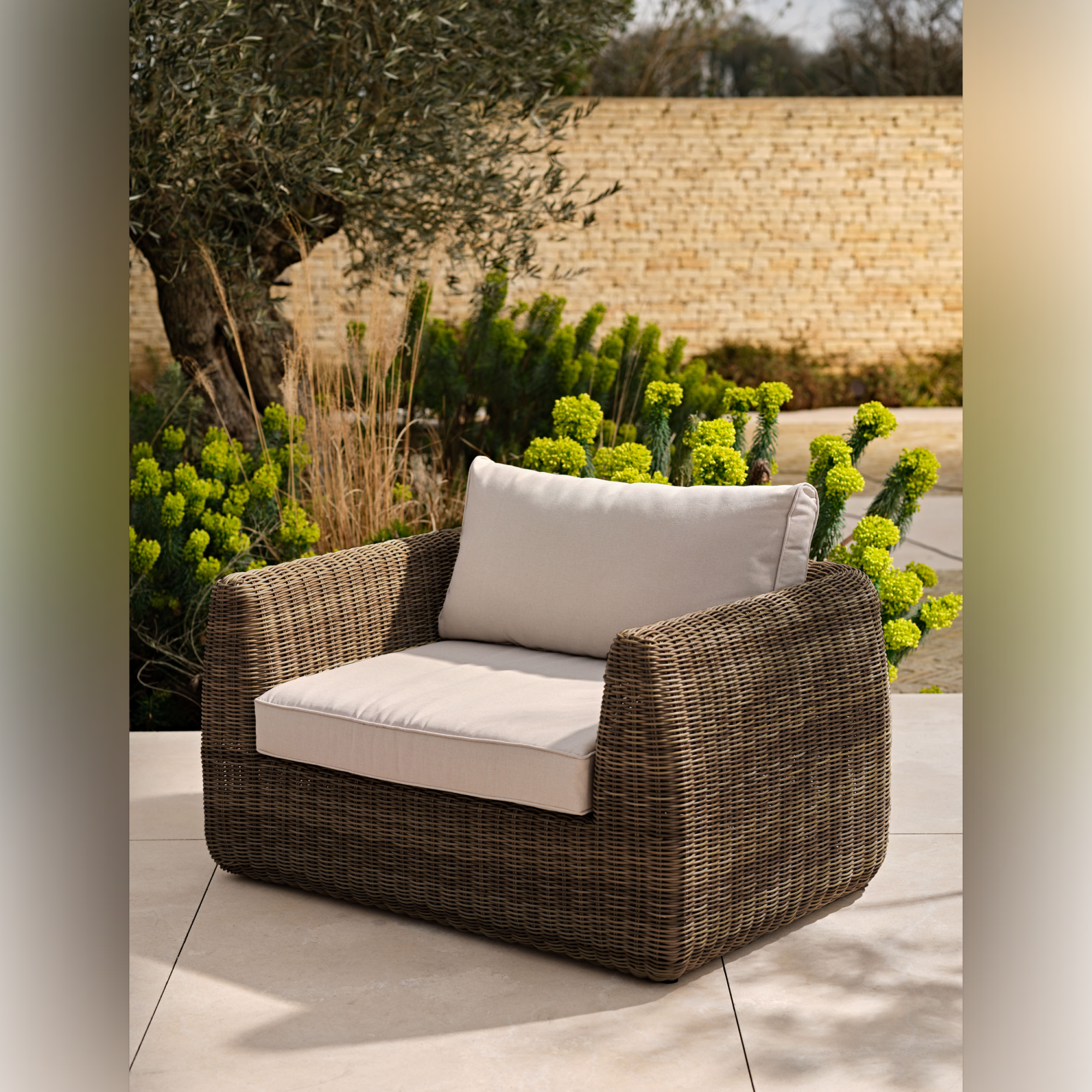 Skala XL Armchair – PE Rattan