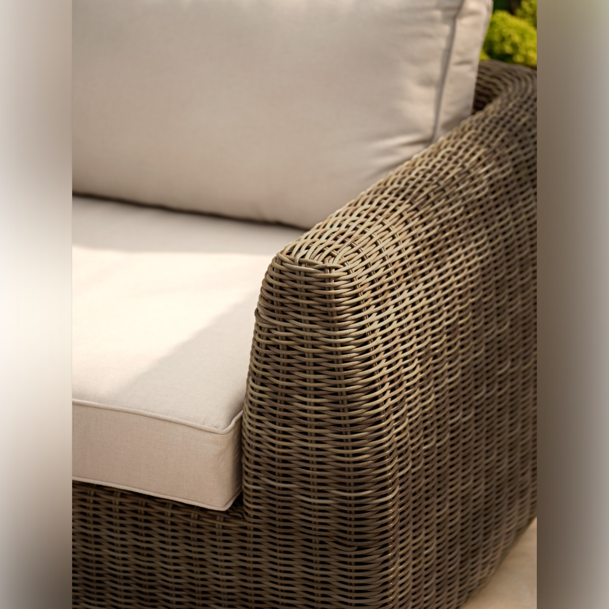 Skala XL Armchair – PE Rattan