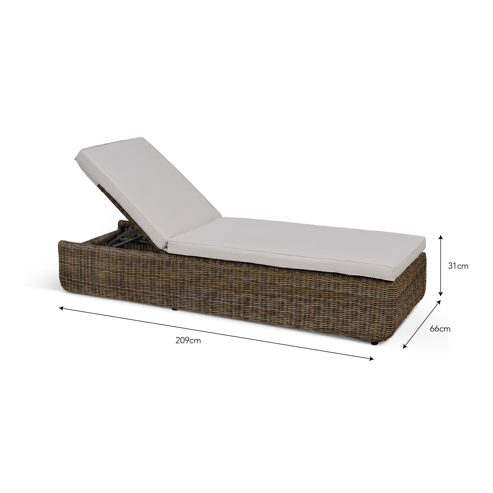 Skala Lounger – PE Rattan