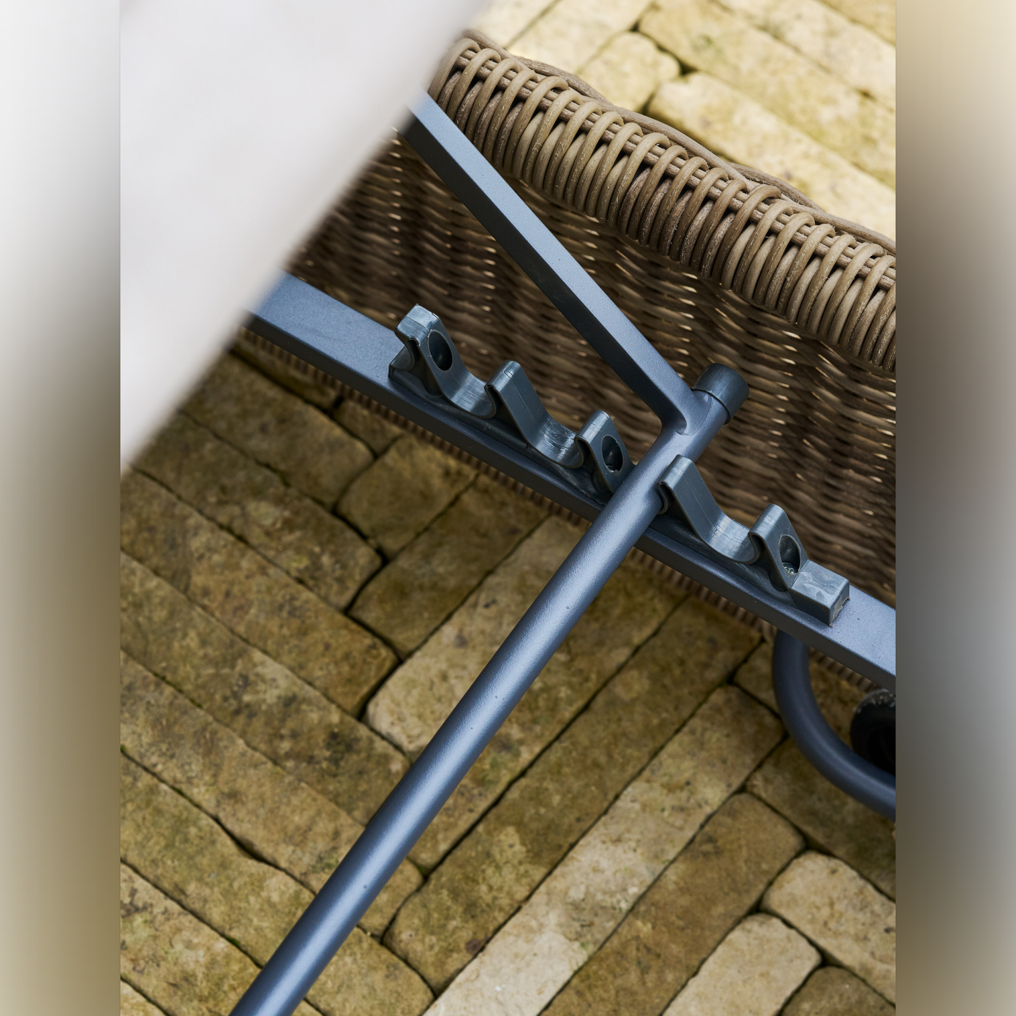 Skala Lounger – PE Rattan