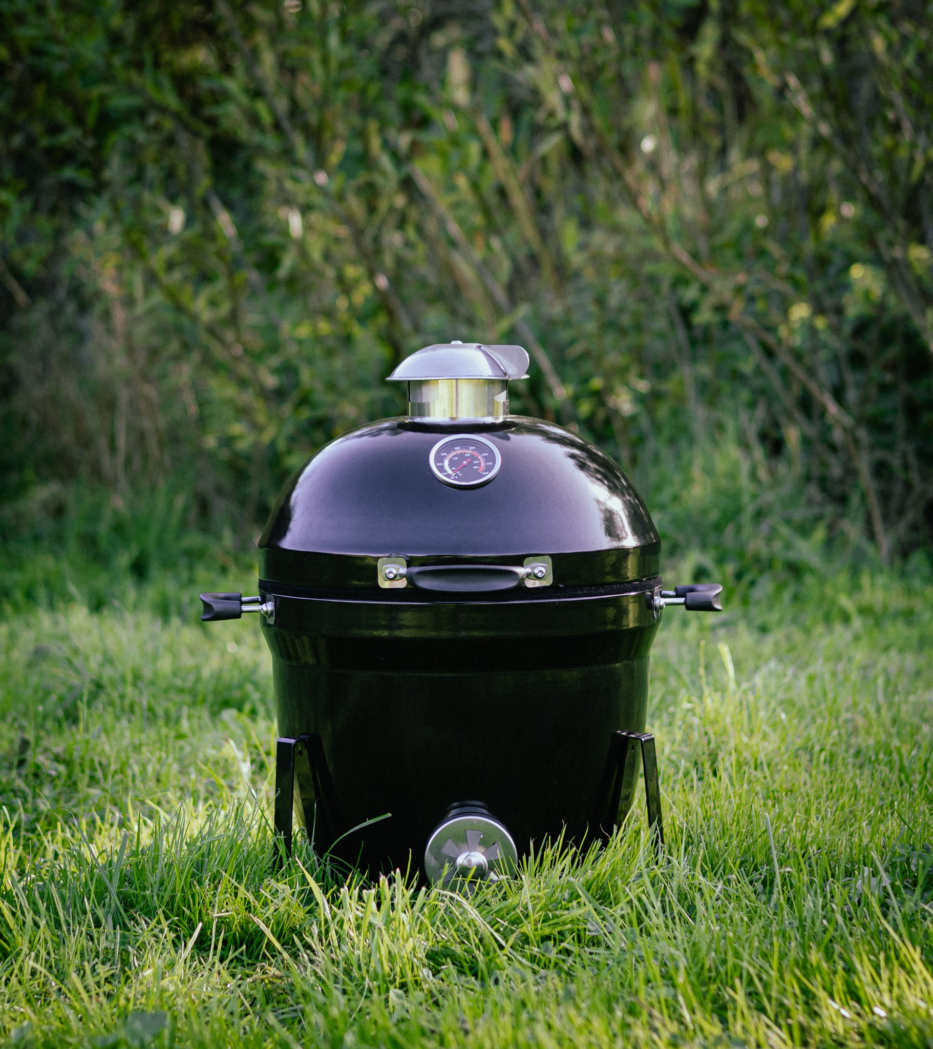 The Little Cayuga BBQ Egg – Small Ceramic Kamado Grill & Smoker
