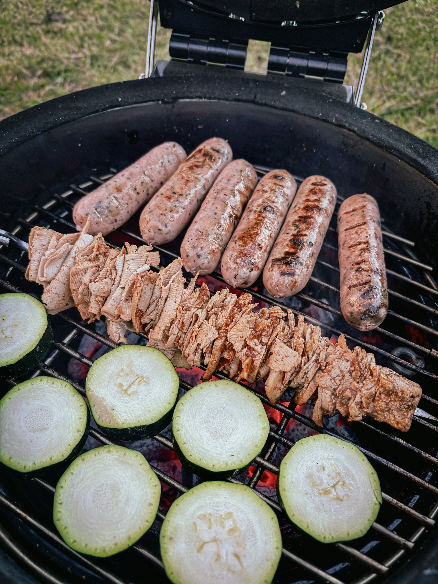 The Little Cayuga BBQ Egg – Small Ceramic Kamado Grill & Smoker