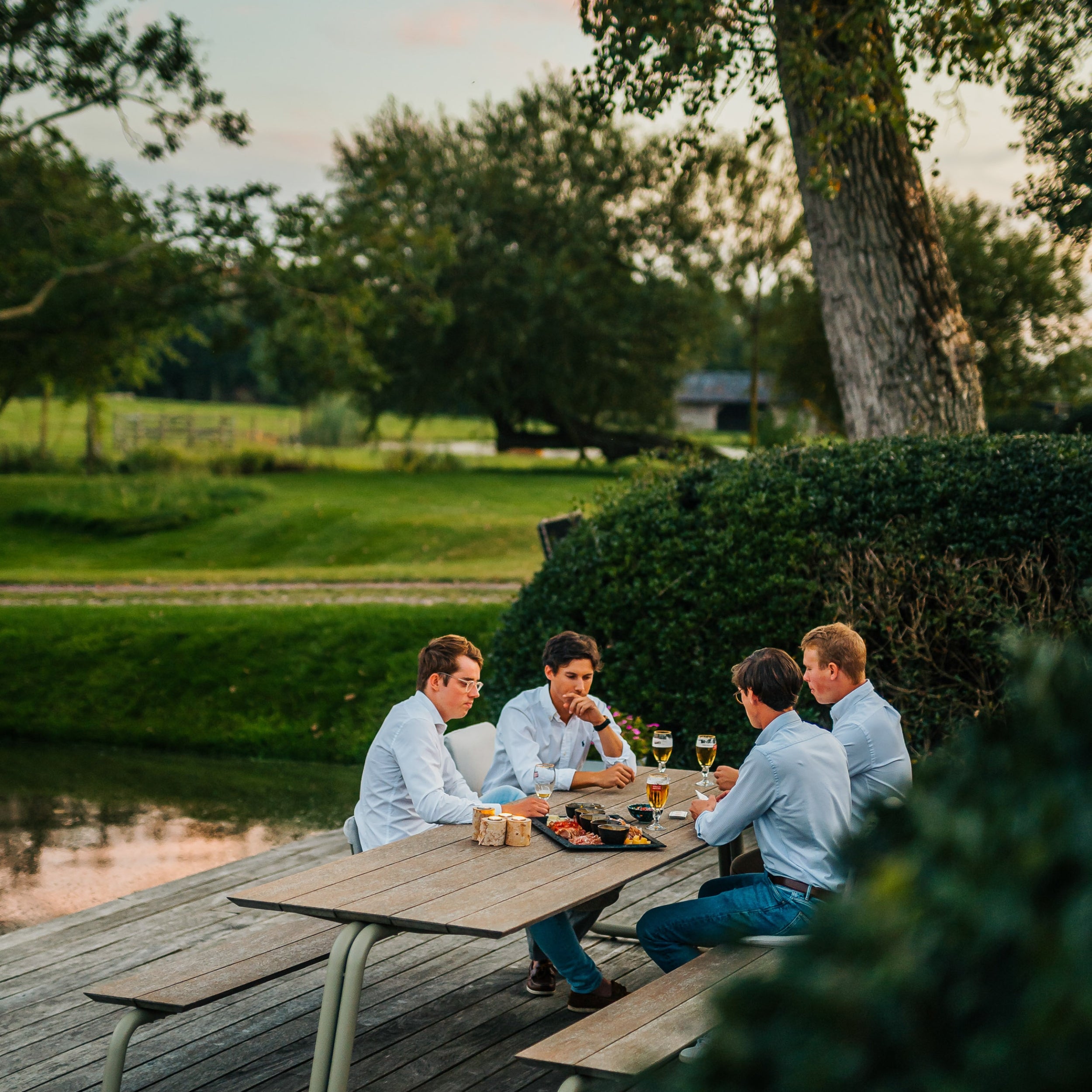 WÜNDER The Table Outdoor Dining Table & Bench Set